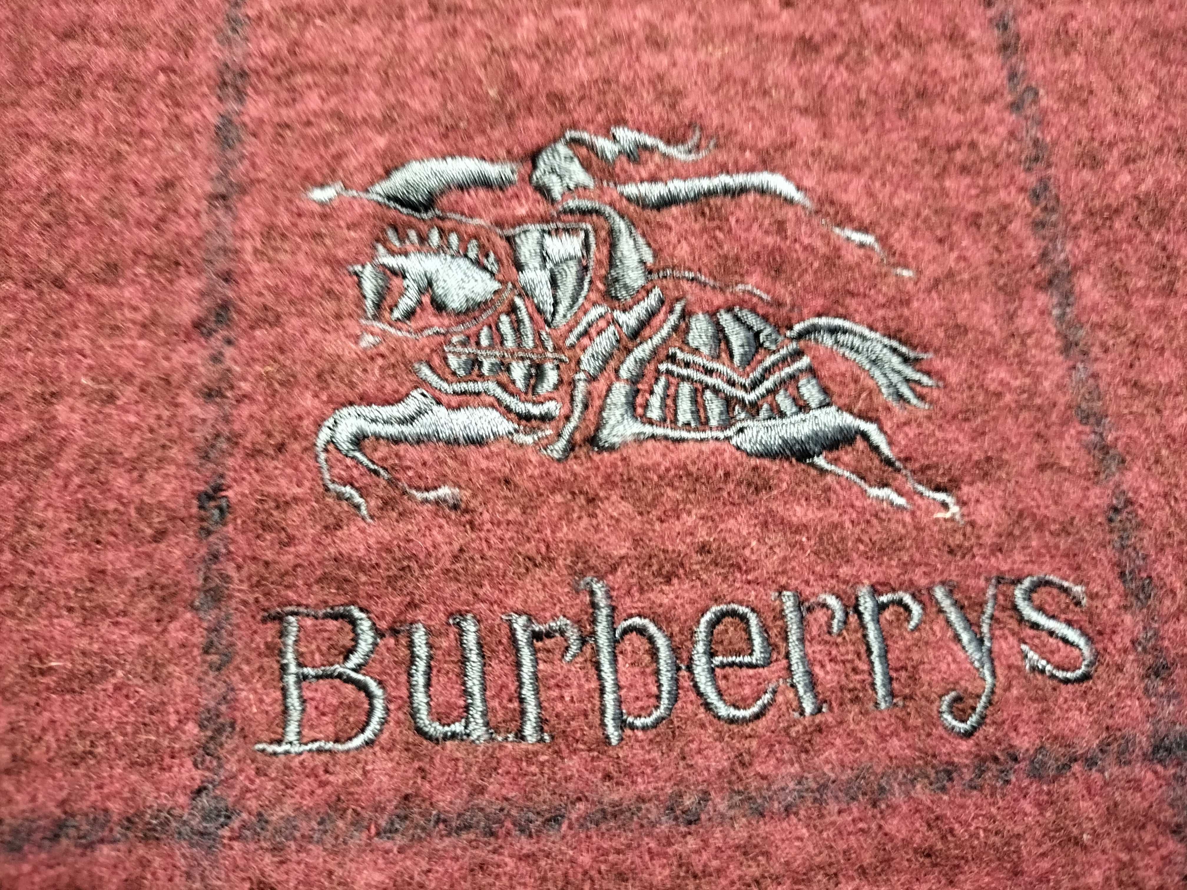 Nova Check lap blanket/shawl, Bordeaux, and other accessories. — view 7