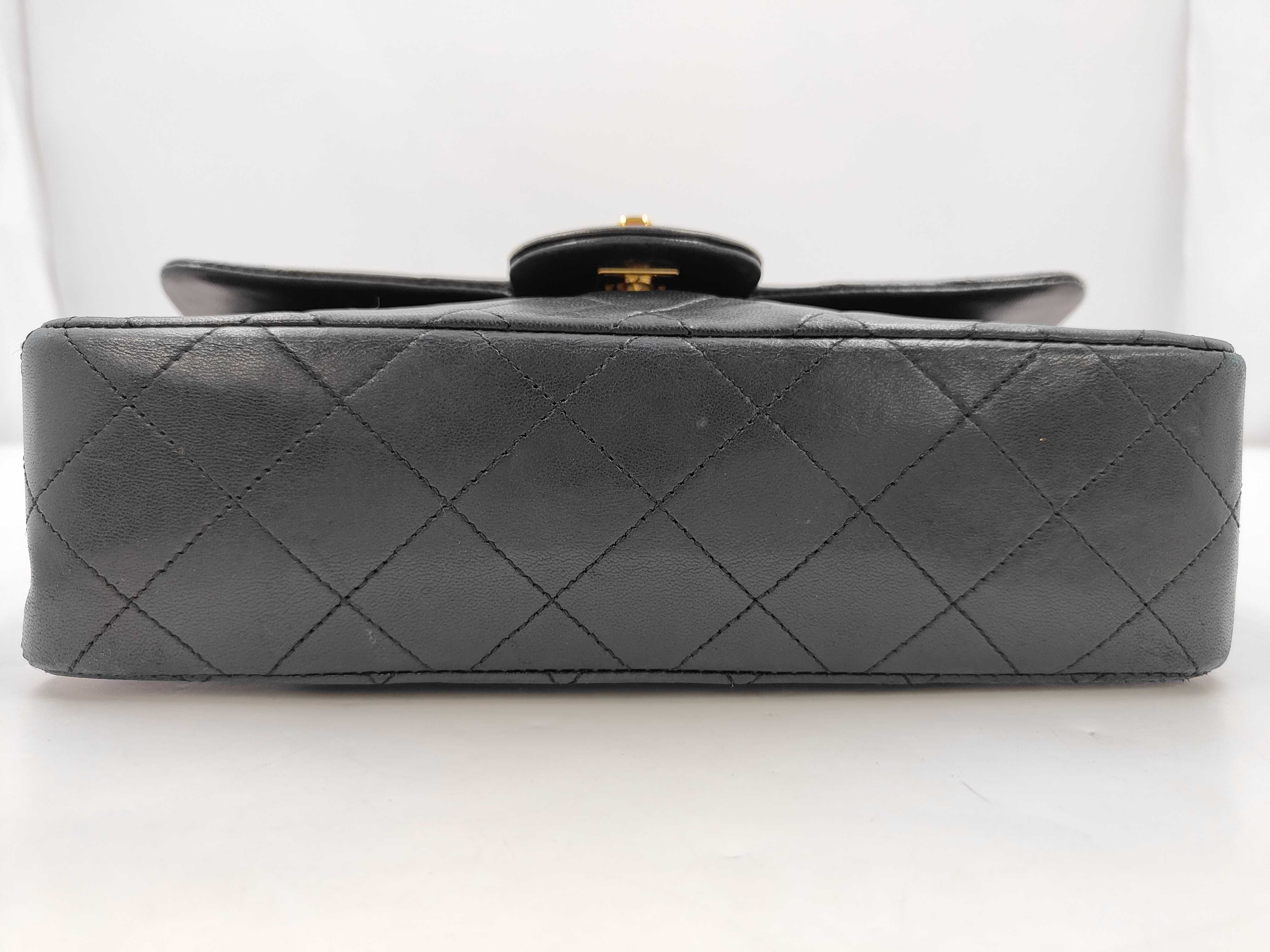 Matelassé Chain Shoulder Bag (Shoulder Bag, Matelassé Series 1) — view 3