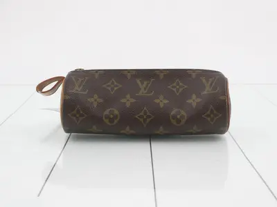 Monogram Trousse Ronde Pouch M47630