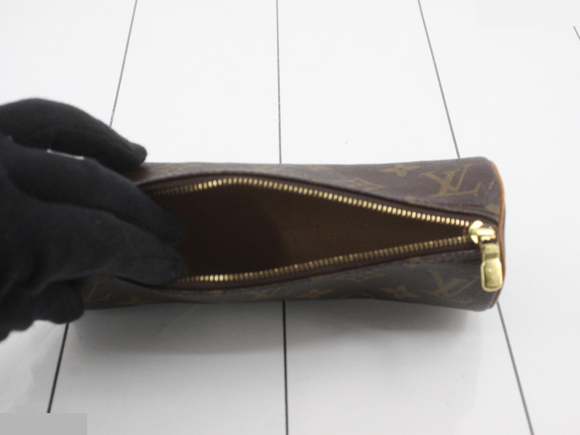 Monogram Trousse Ronde Pouch M47630 — view 4