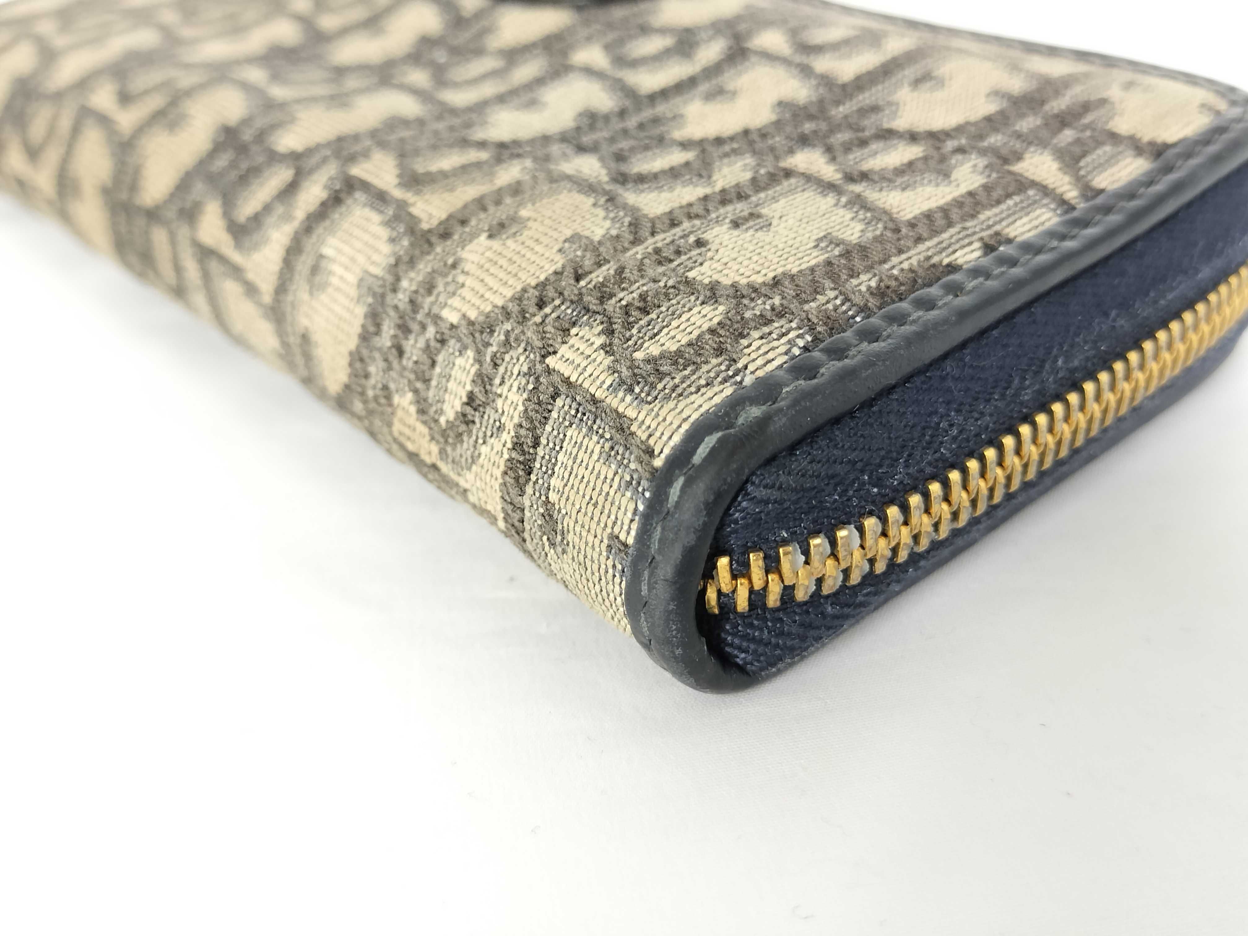 Oblique 30 Montaigne Voyageur Long Wallet — view 3