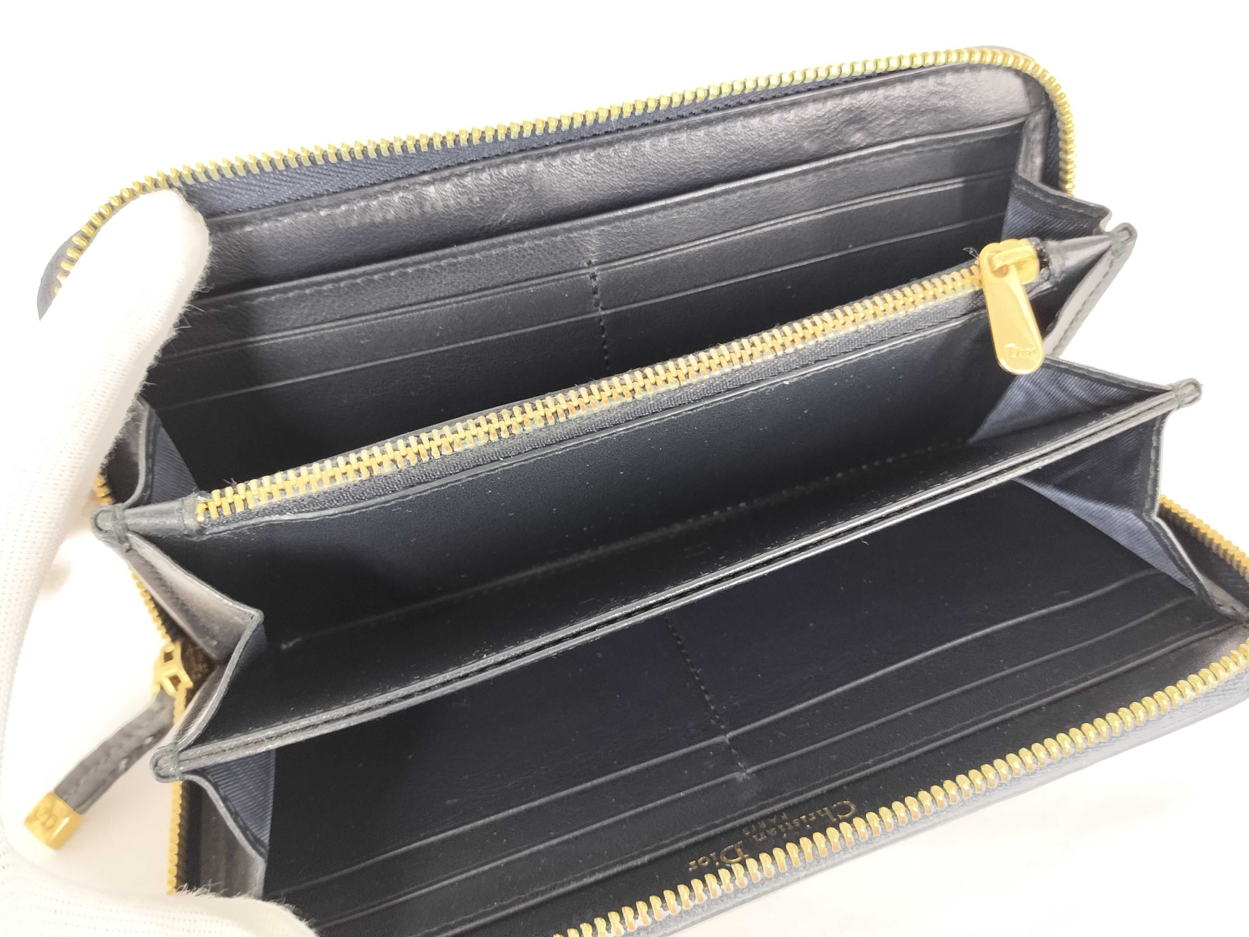 Oblique 30 Montaigne Voyageur Long Wallet — view 4
