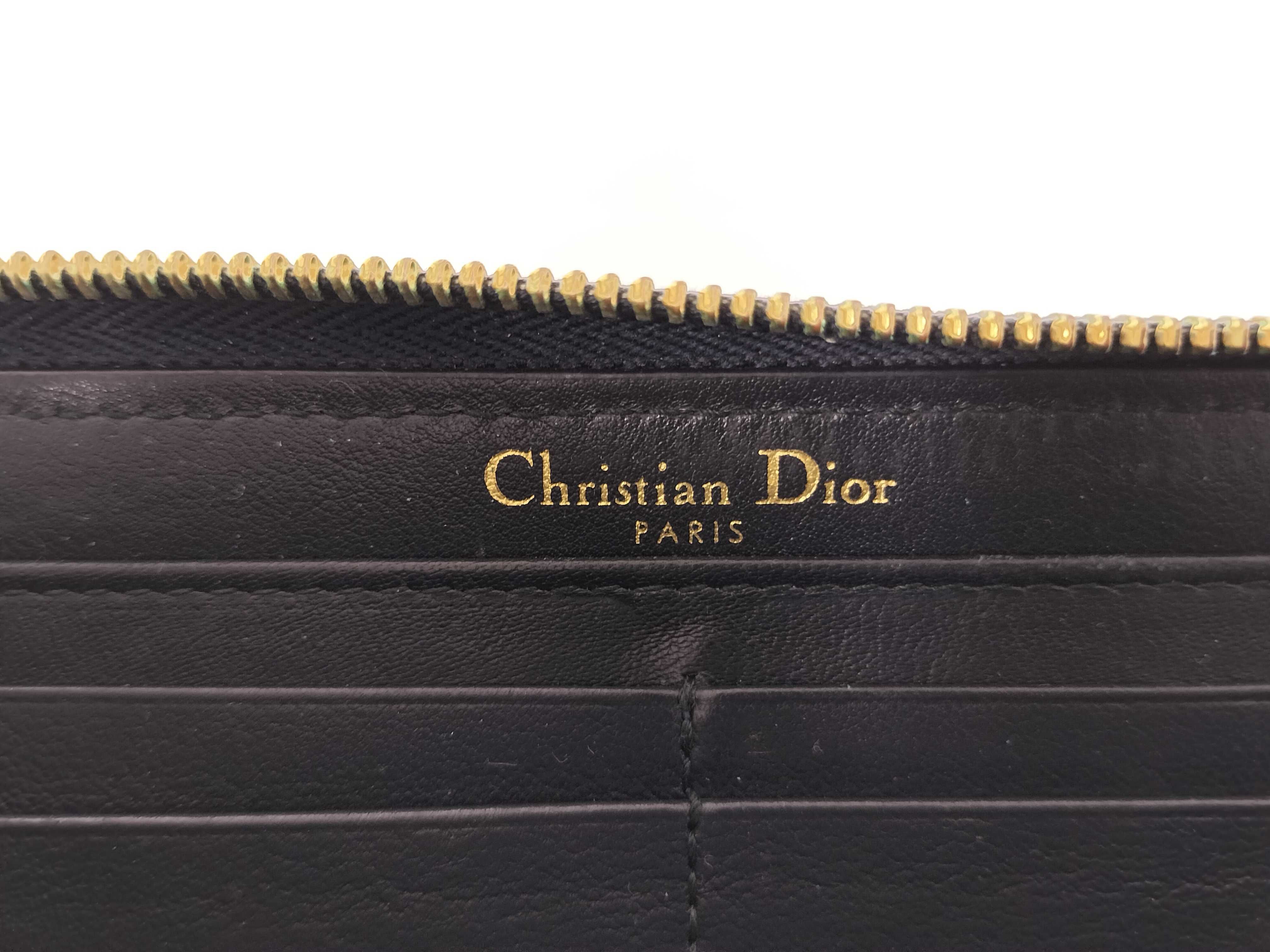 Oblique 30 Montaigne Voyageur Long Wallet — view 7