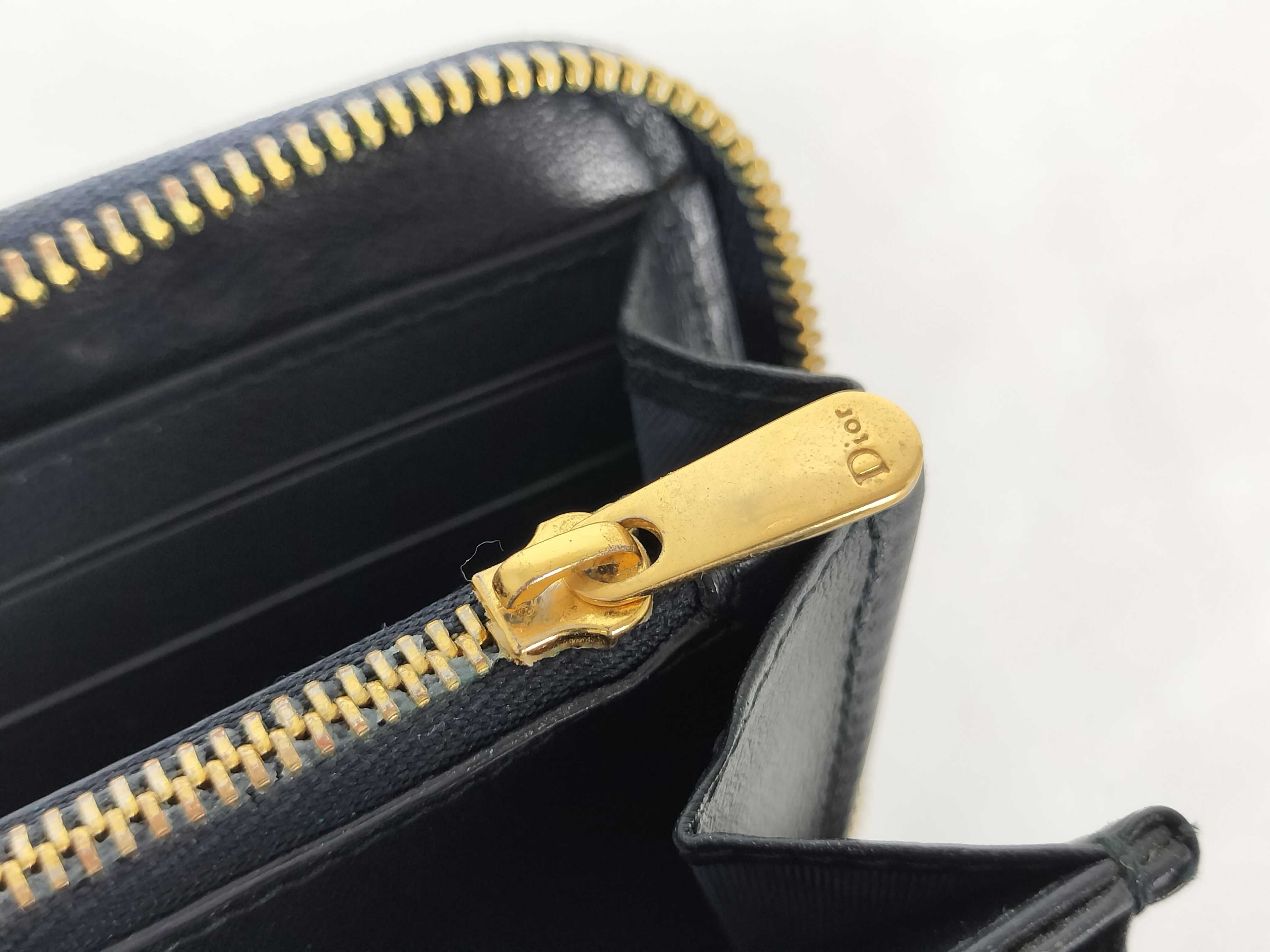 Oblique 30 Montaigne Voyageur Long Wallet — view 8