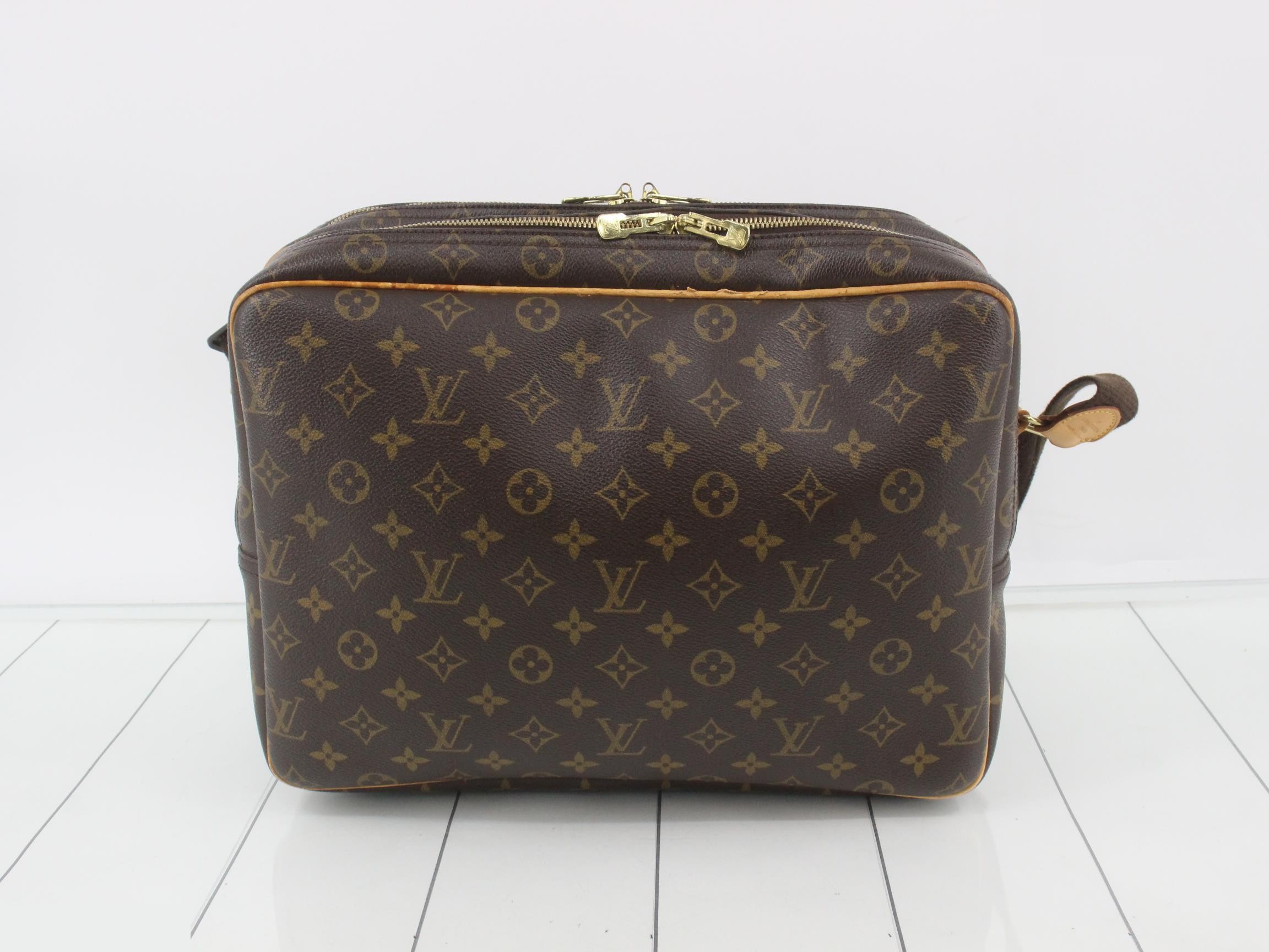 M45252 Monogram Reporter GM Shoulder Bag — view 2