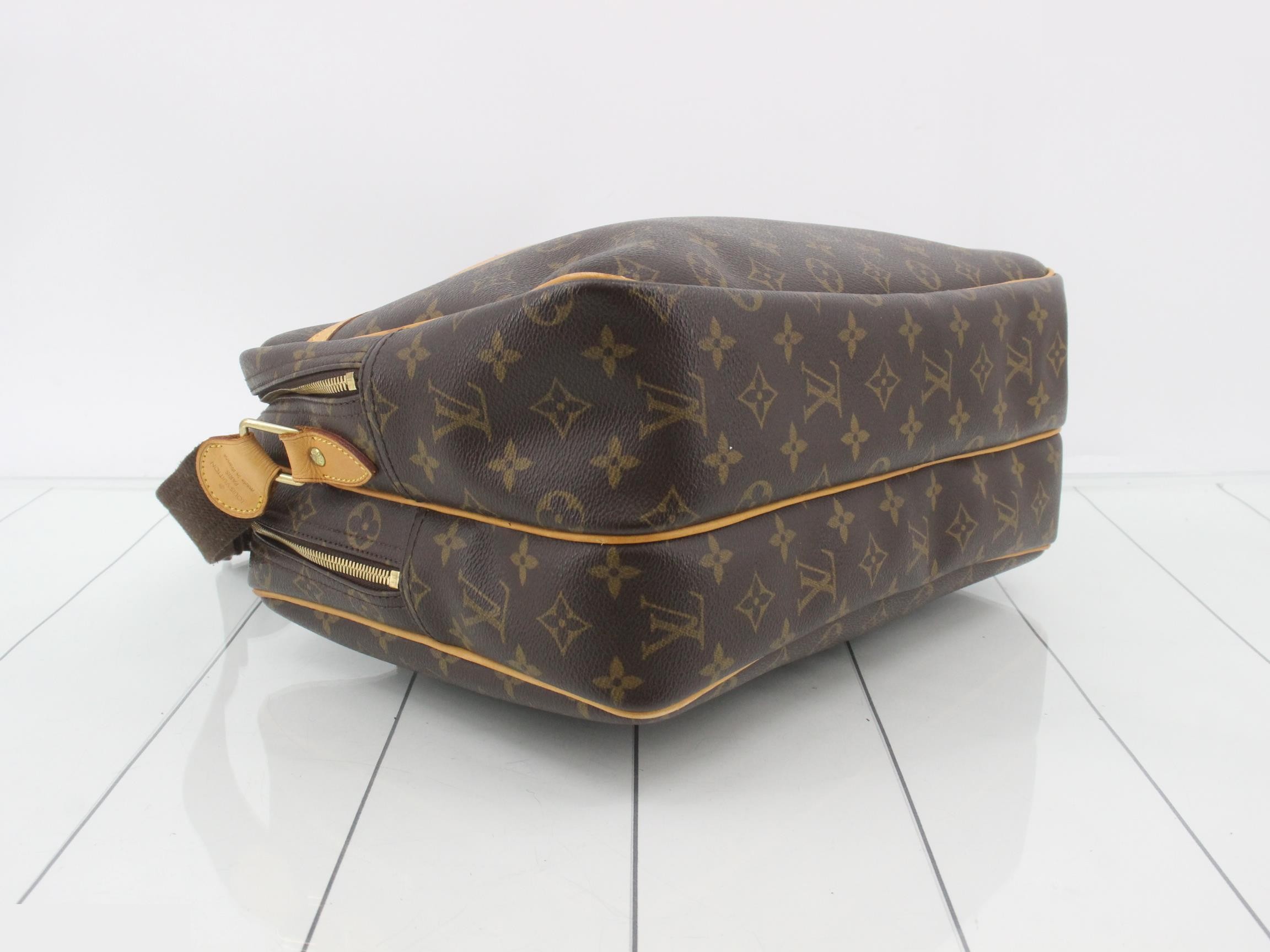 M45252 Monogram Reporter GM Shoulder Bag — view 5