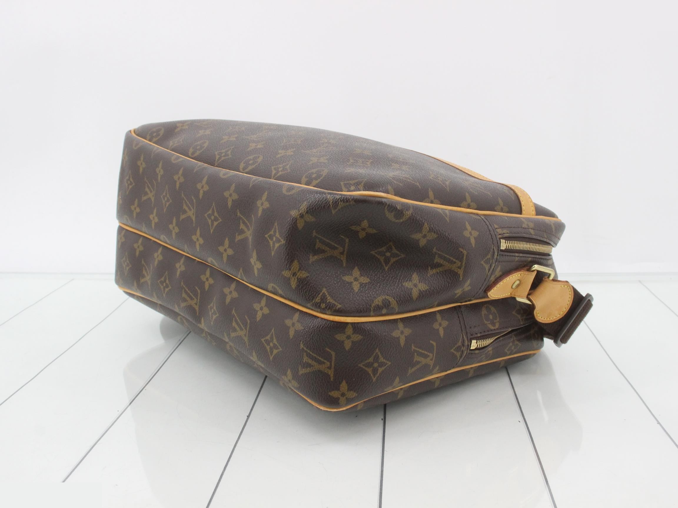 M45252 Monogram Reporter GM Shoulder Bag — view 6