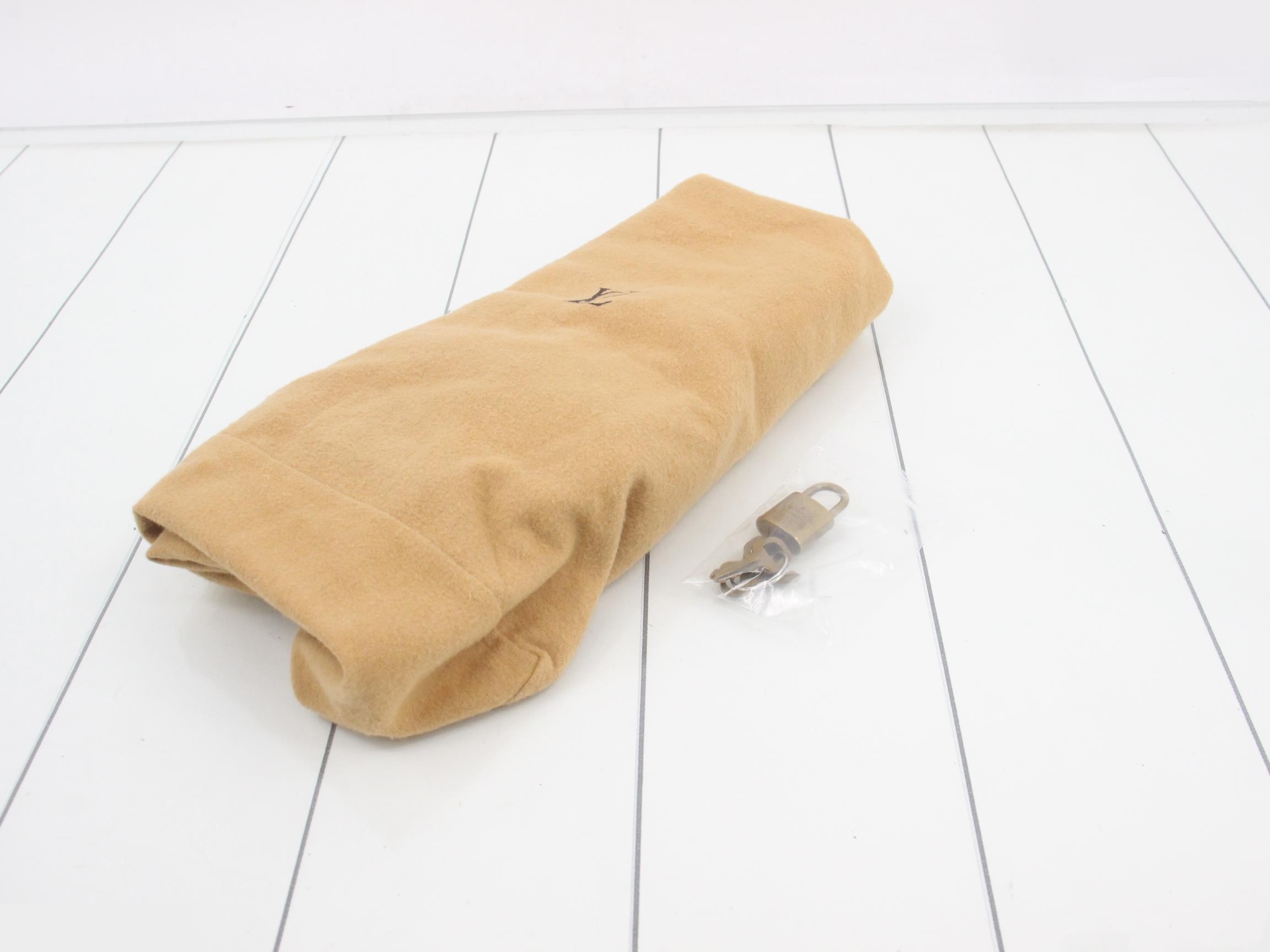M45252 Monogram Reporter GM Shoulder Bag — view 7