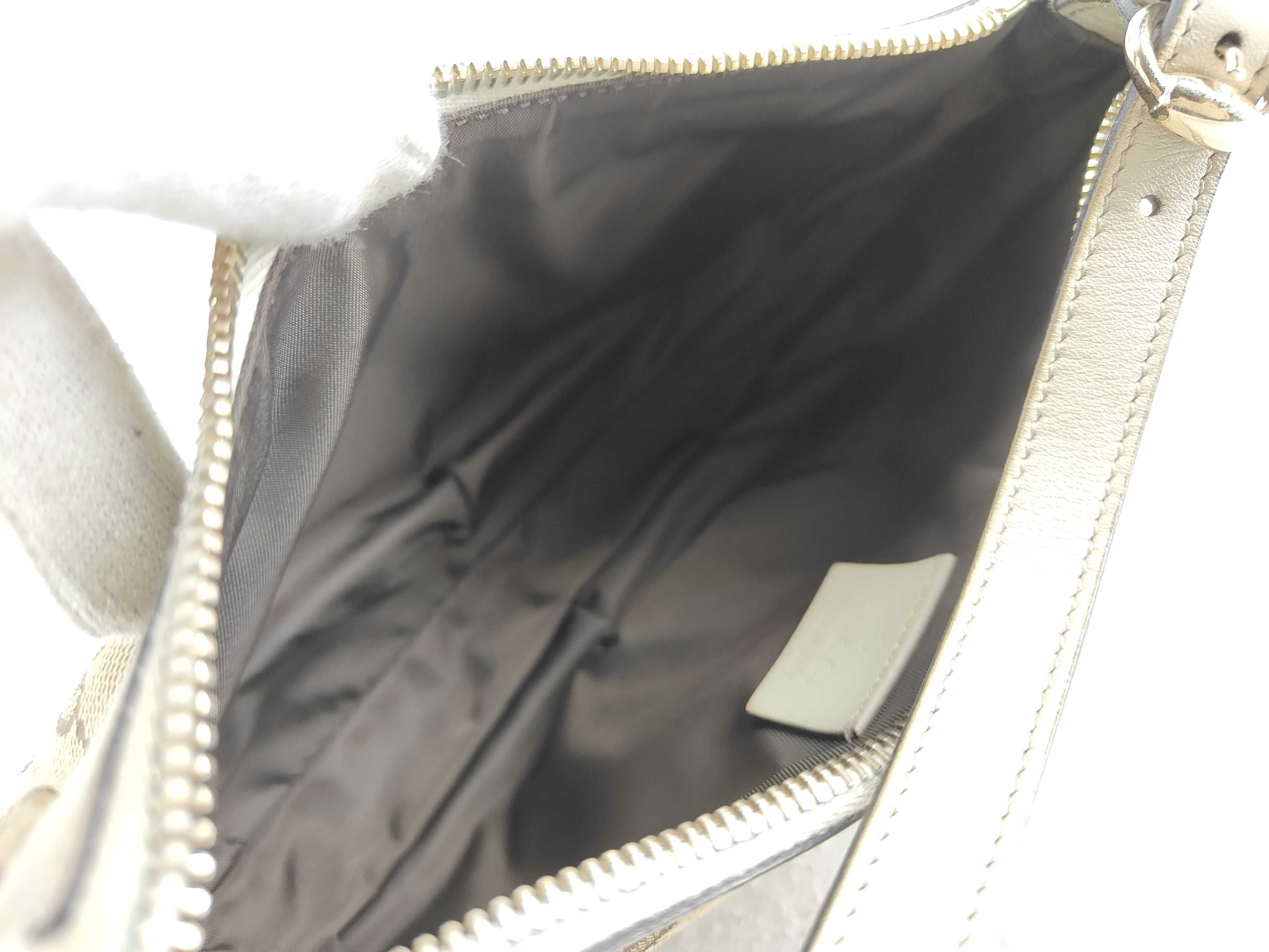 GG Canvas White GG Canvas Heart Zipper Underarm Bag Shoulder Bag — view 11