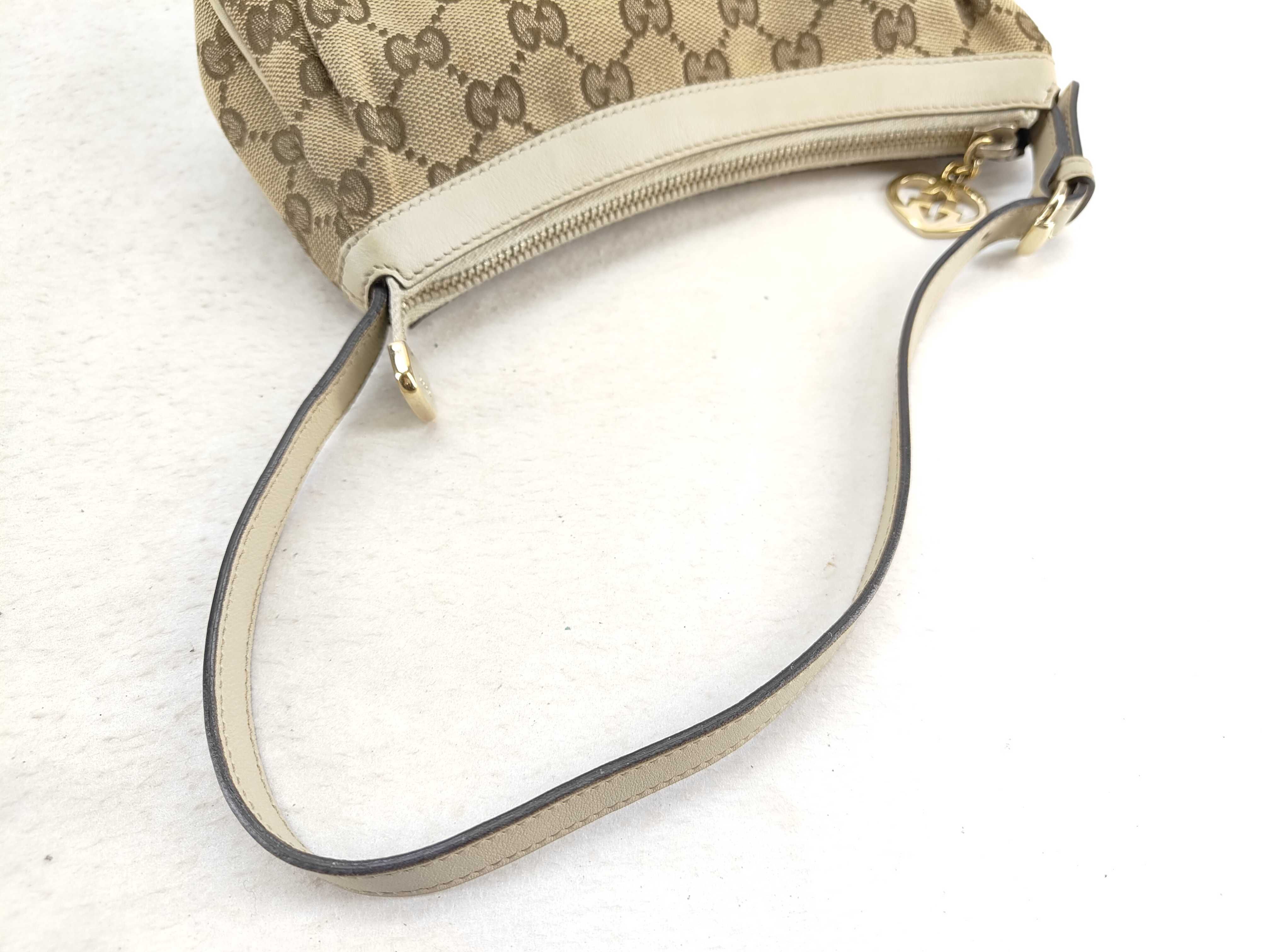 GG Canvas White GG Canvas Heart Zipper Underarm Bag Shoulder Bag — view 3
