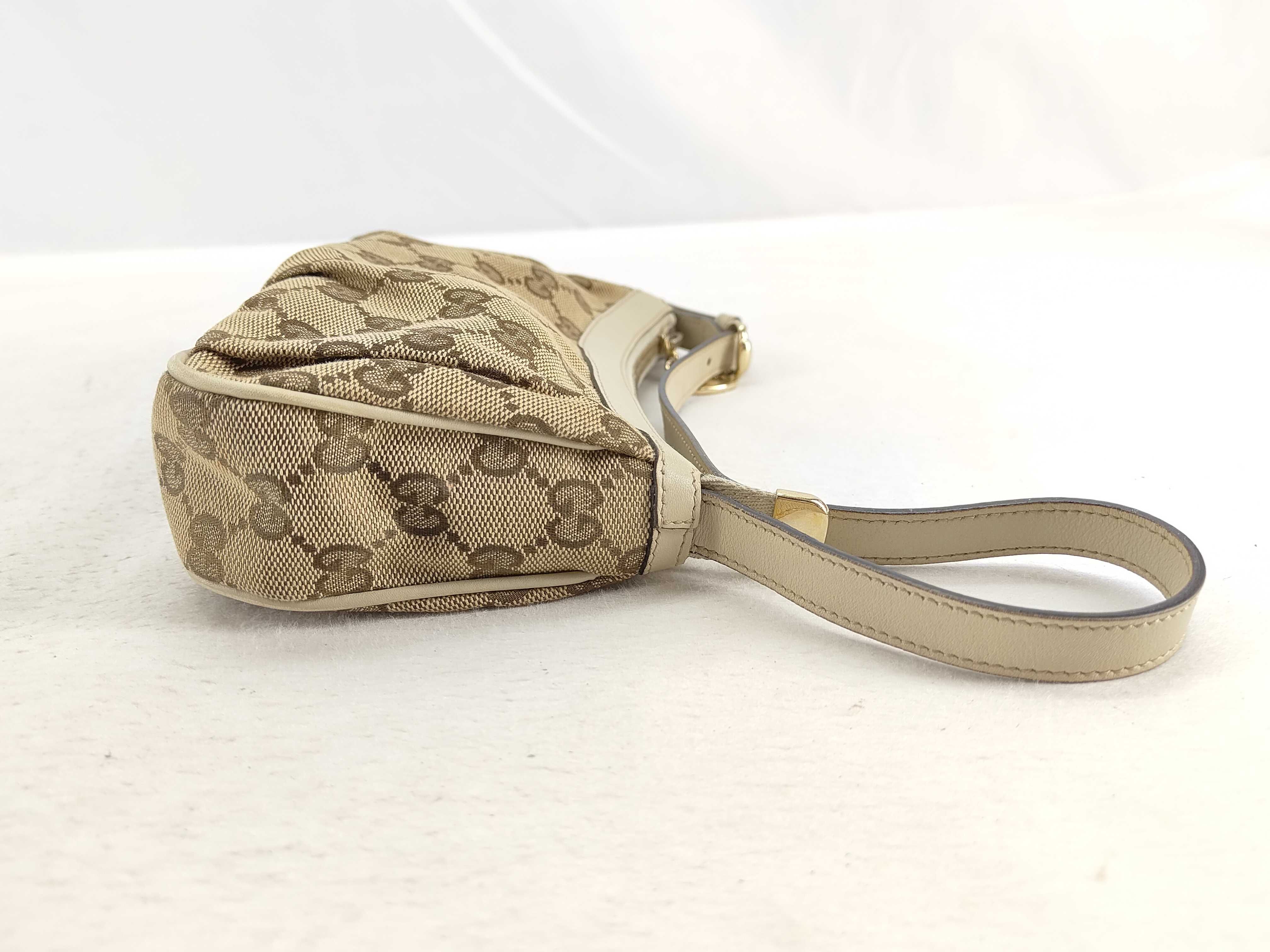 GG Canvas White GG Canvas Heart Zipper Underarm Bag Shoulder Bag — view 8