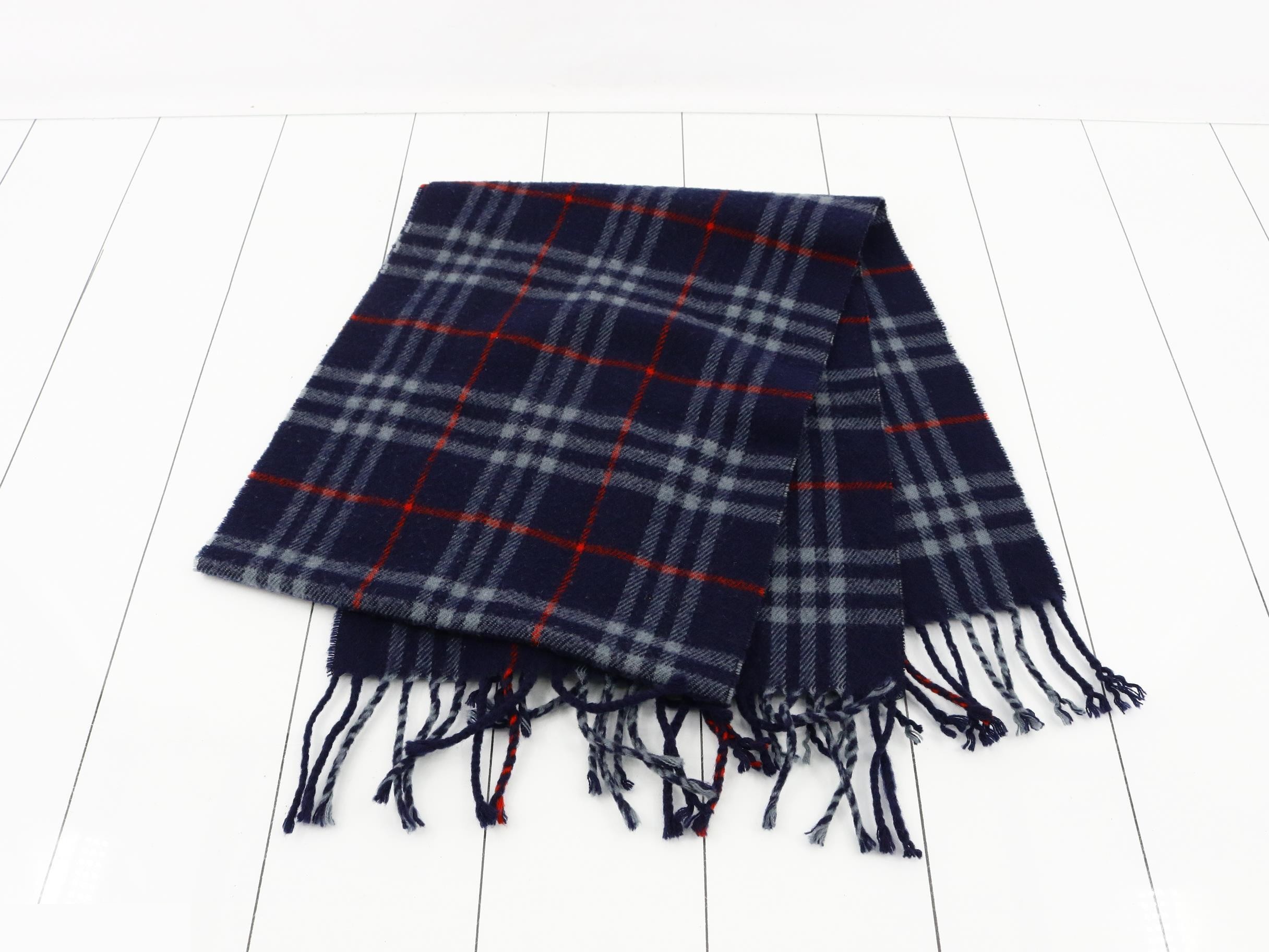 Other lines: Small items, accessories, and scarves — view 3