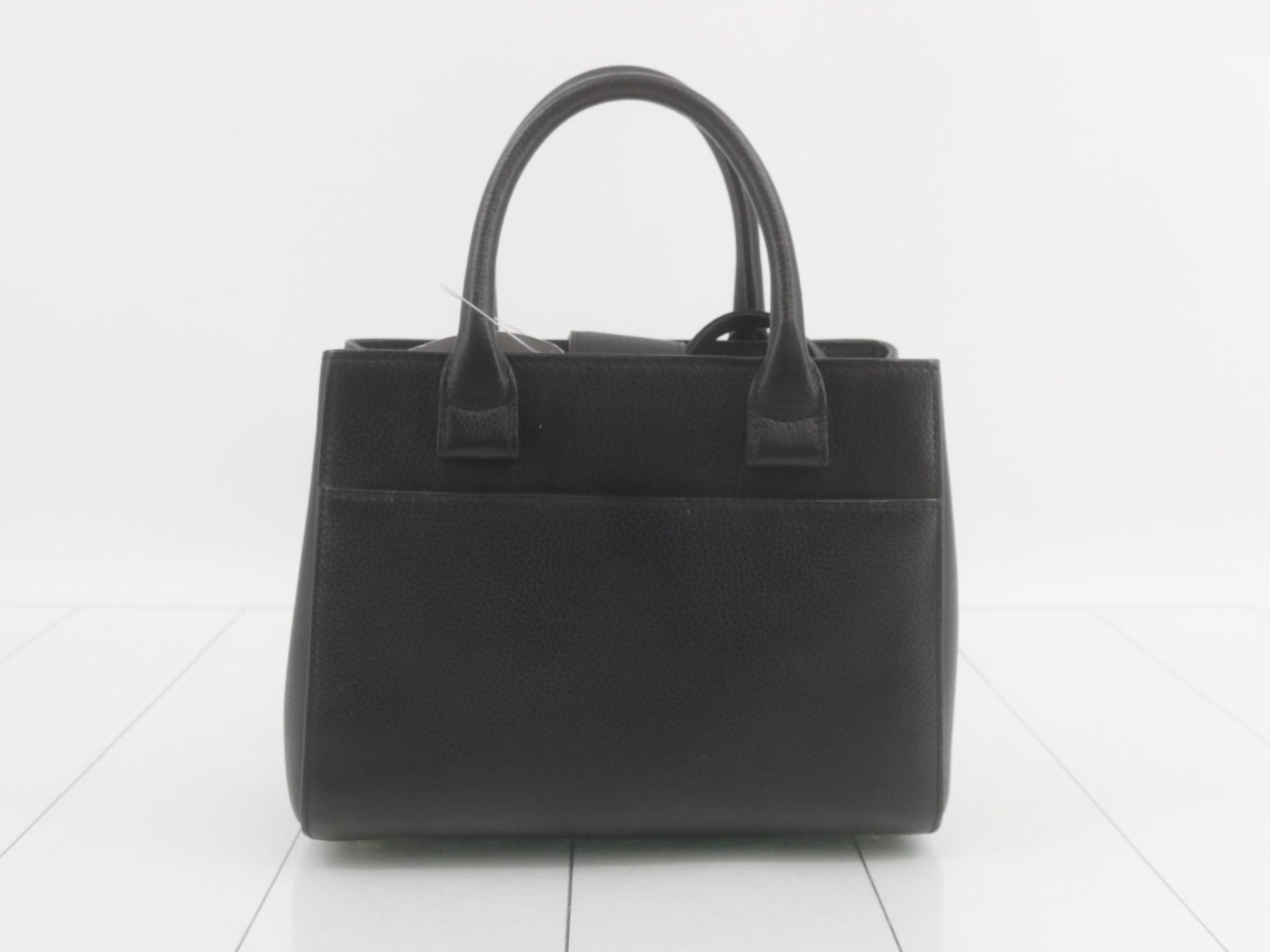 Messenger bag, caviar leather shoulder bag — view 2