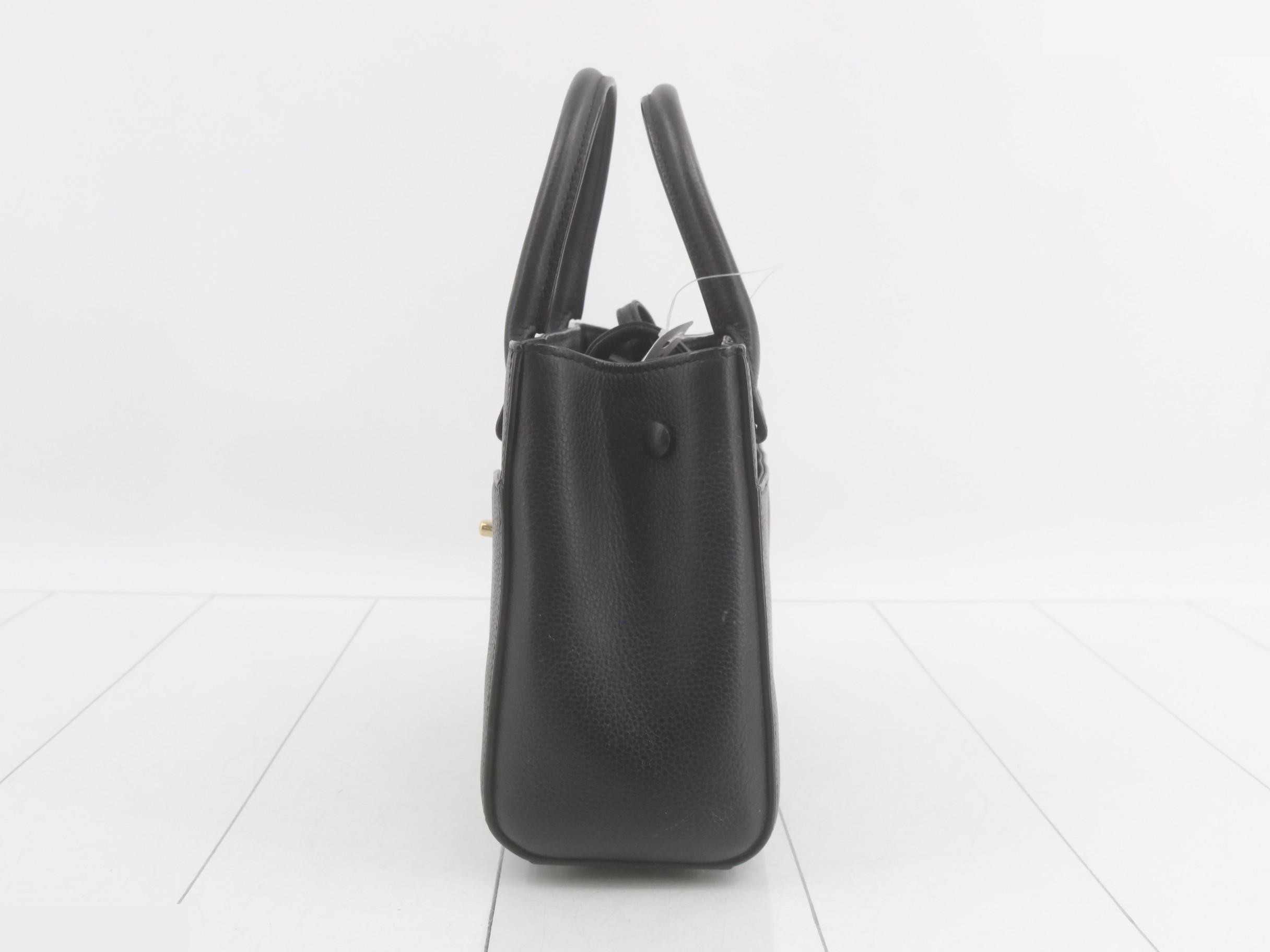 Messenger bag, caviar leather shoulder bag — view 3
