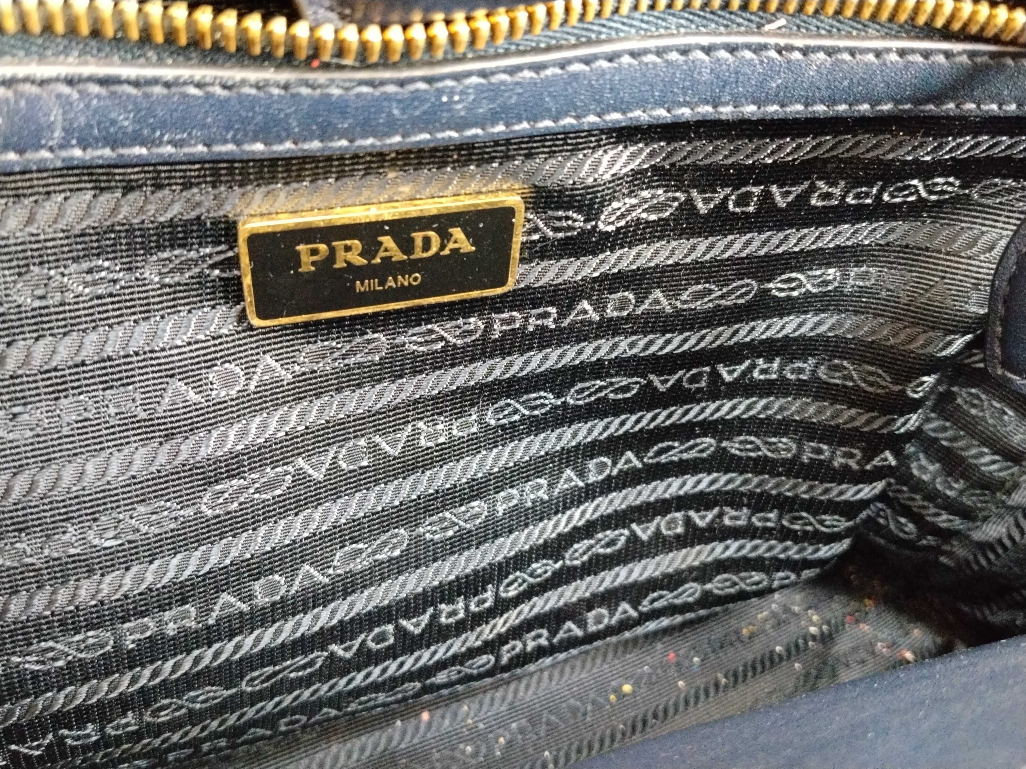 navy blue handbag, priced between 27,000 and 30,000 yen. — view 10