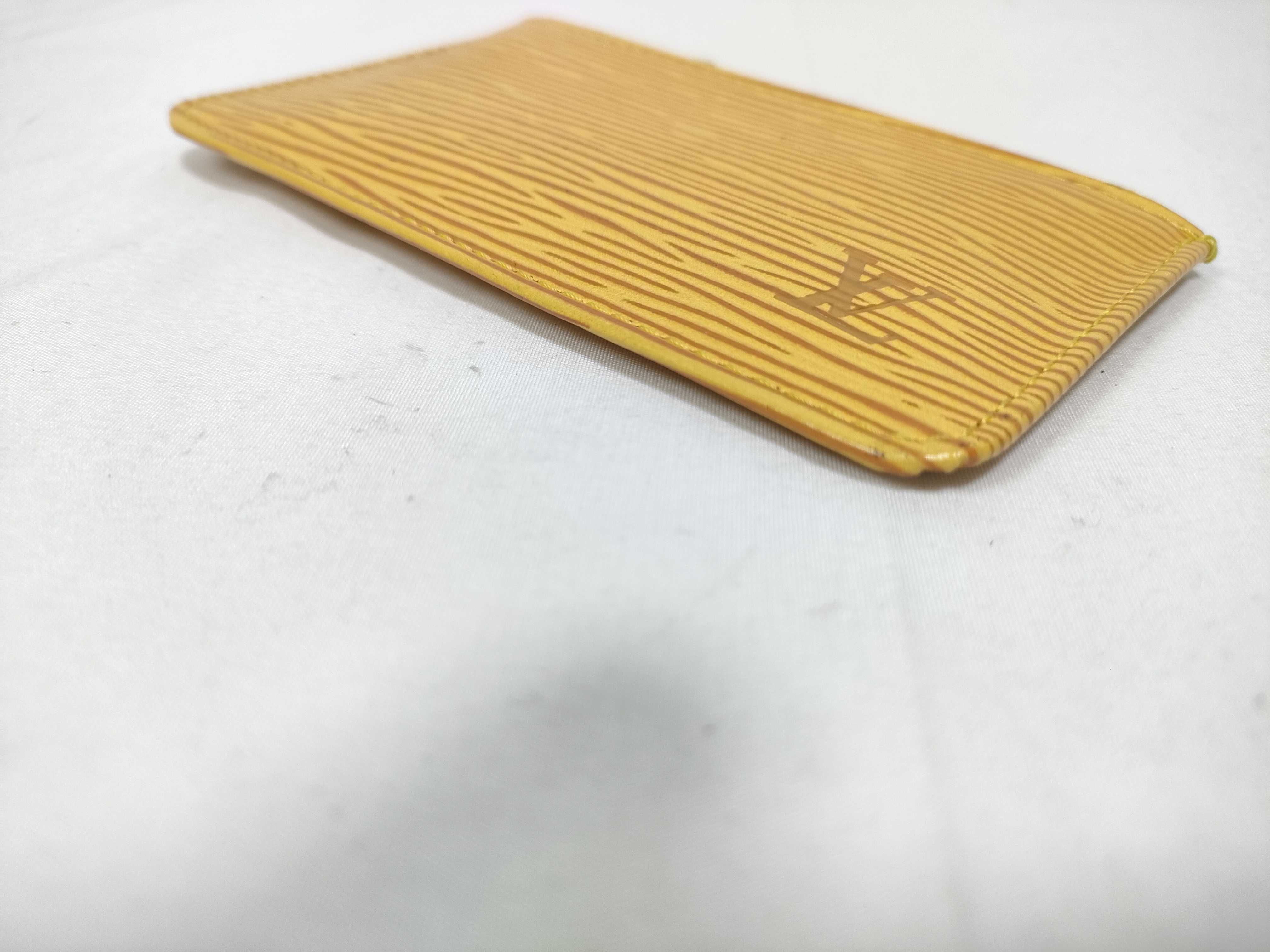 Epi Louis Vuitton Epi Pochette Cle Coin Case — view 3