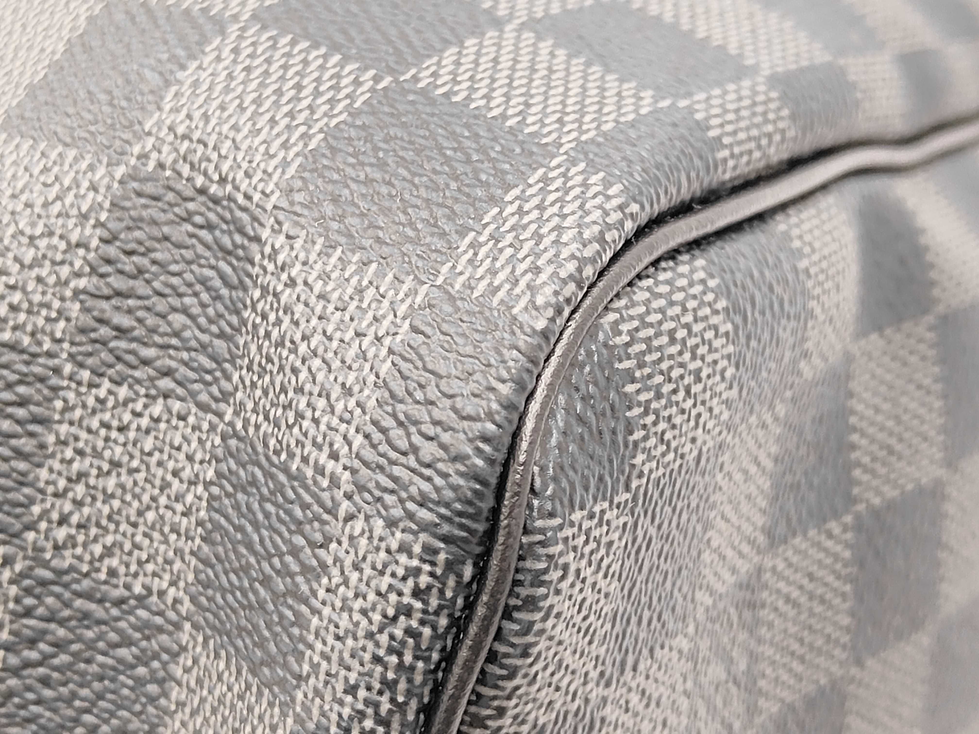 Damier Graphic Keepall Bandoulière 50 Boston Bag — view 9