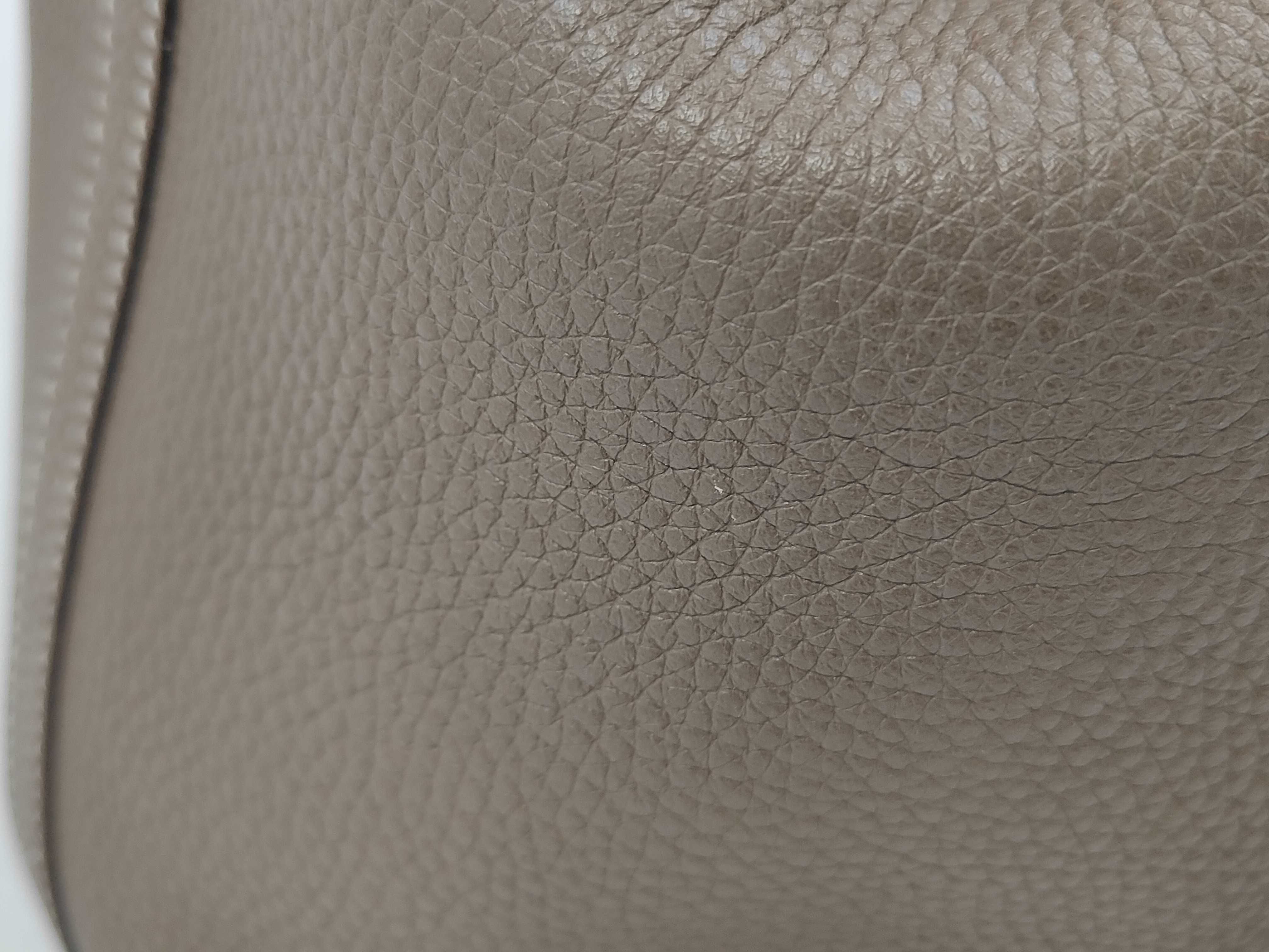 Picotin Lock PM 18 Etoupe Silver Hardware Taurillon Clemence Leather D Stamp Handbag — view 12