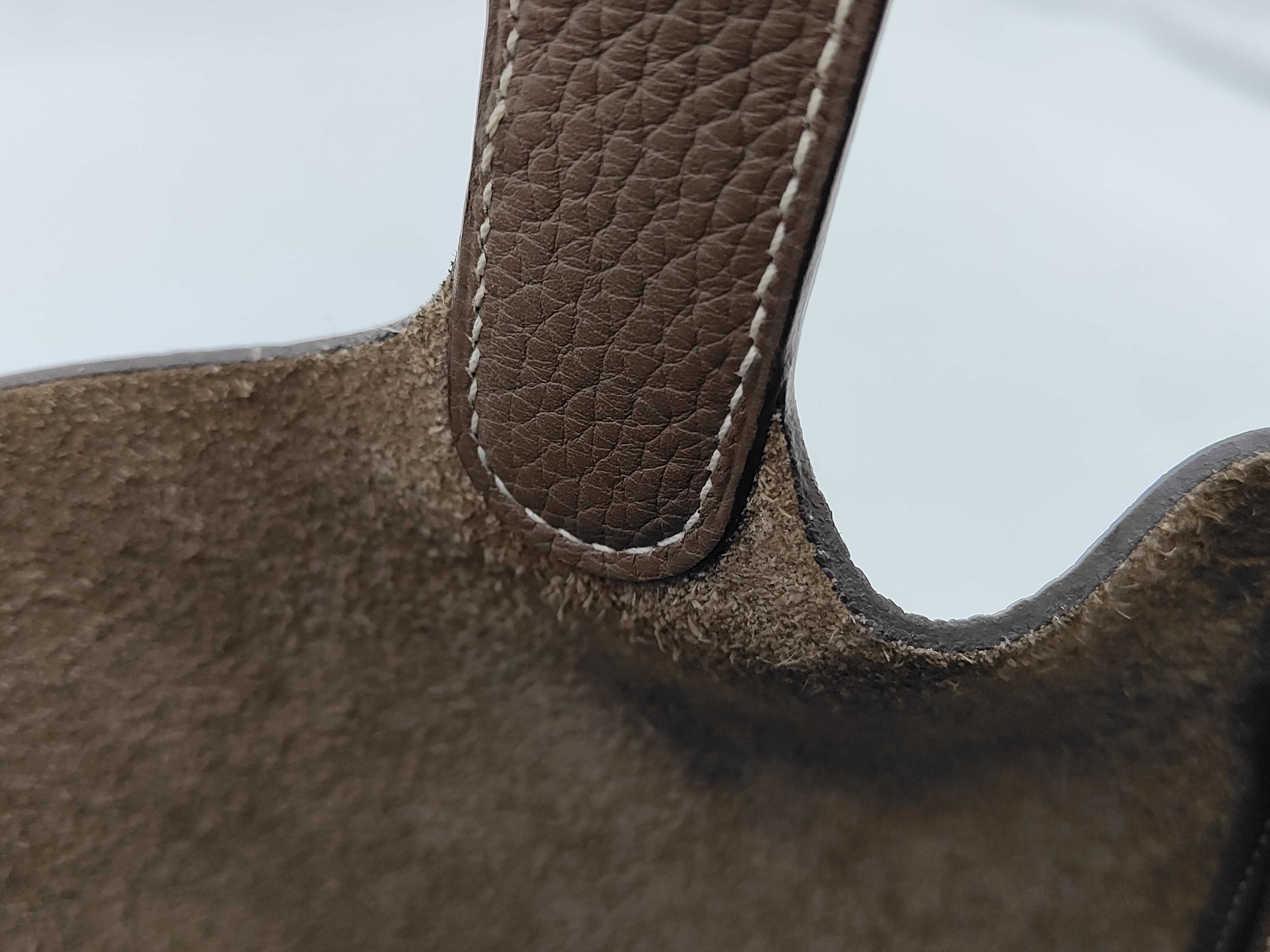 Picotin Lock PM 18 Etoupe Silver Hardware Taurillon Clemence Leather D Stamp Handbag — view 7
