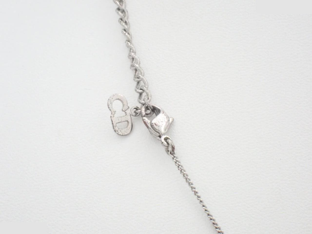 Other lines: Precious metals, necklaces, pendants, chains approximately 45cm long. — view 2
