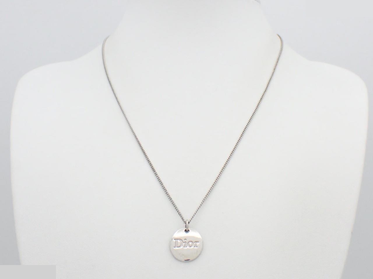 Other lines: Precious metals, necklaces, pendants, chains approximately 45cm long. — view 3