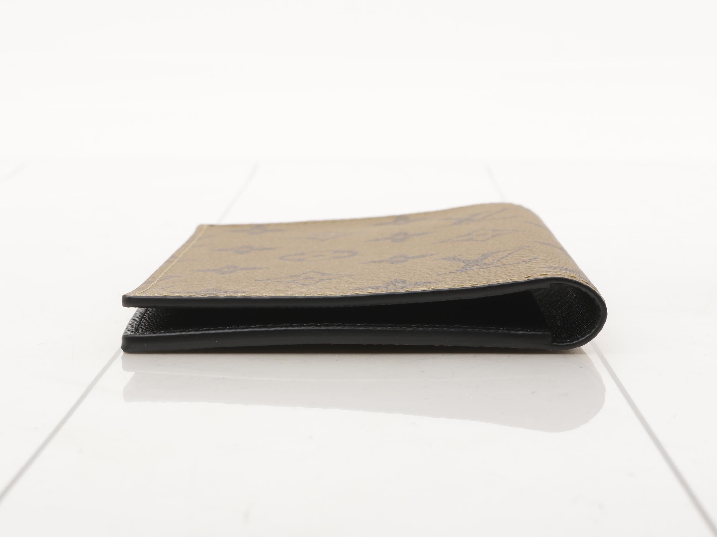 Passport cover, Couverture Passeport, List price ¥56,100, Unused. — view 3