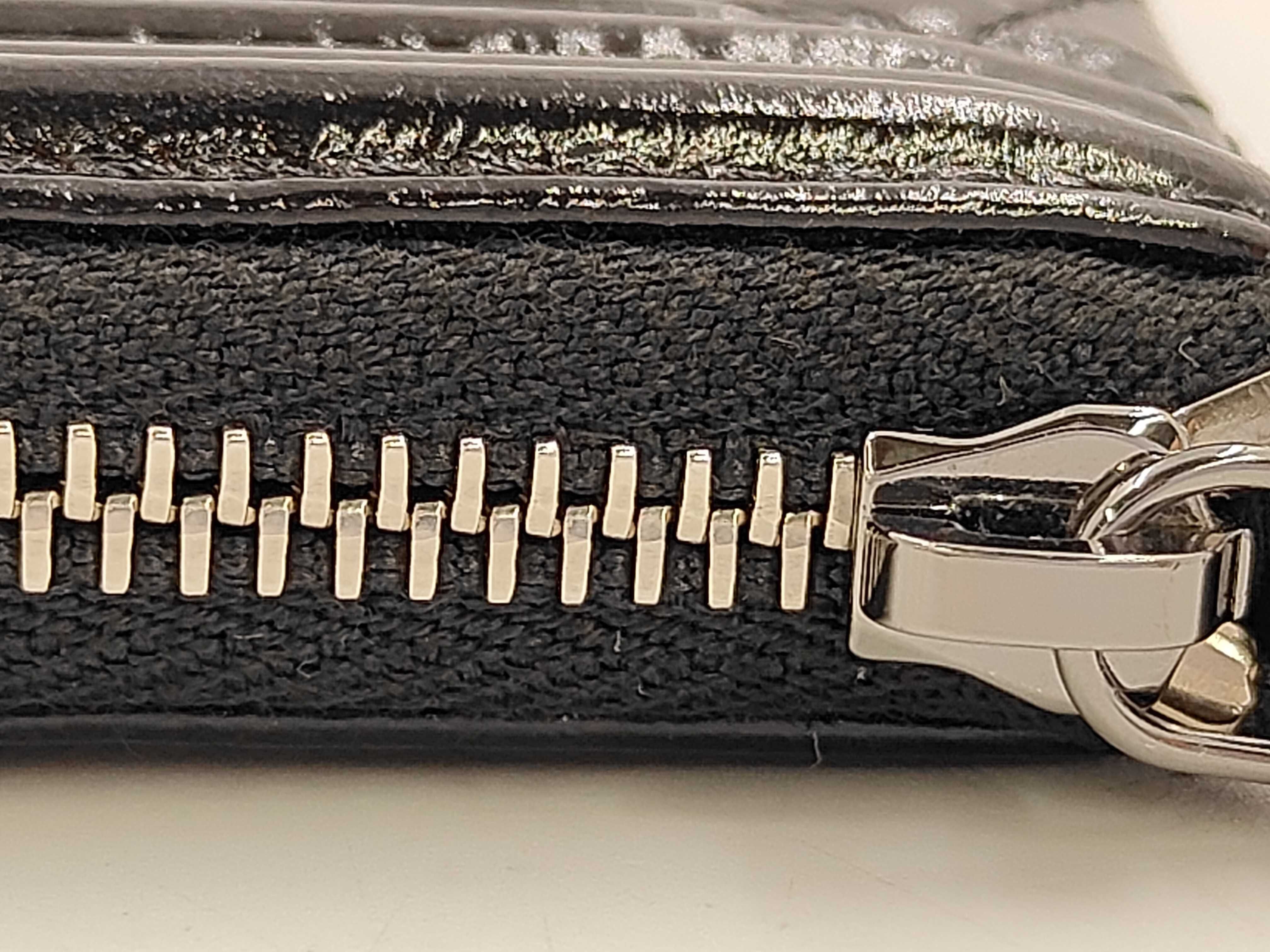 FR- Matelasse Soft Patent Leather Clutch Bag Boy Black Gold Metal Clutch Bag — view 5