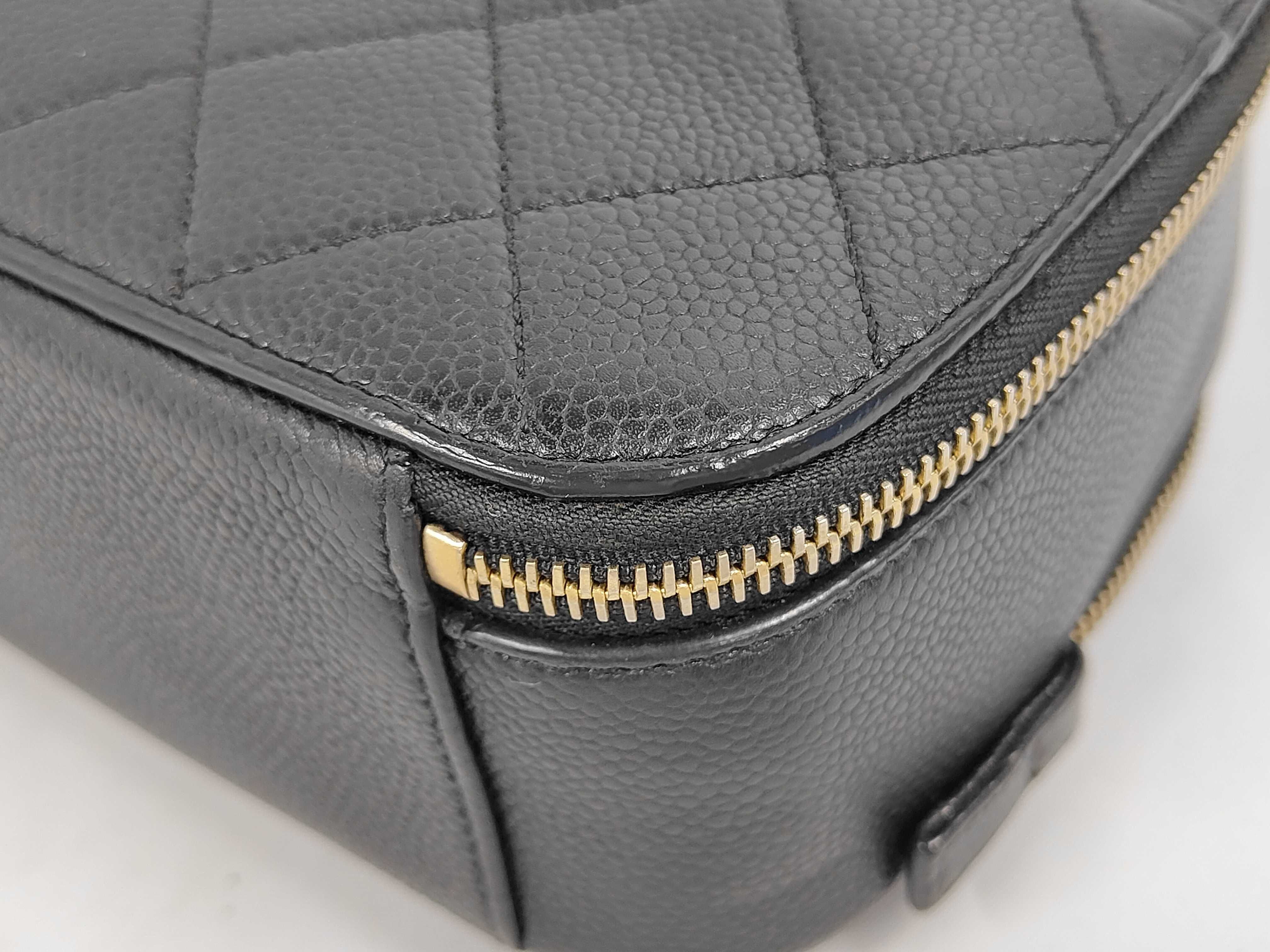 Matelassé Vanity Bag, 2-Way Chain Shoulder Bag — view 4
