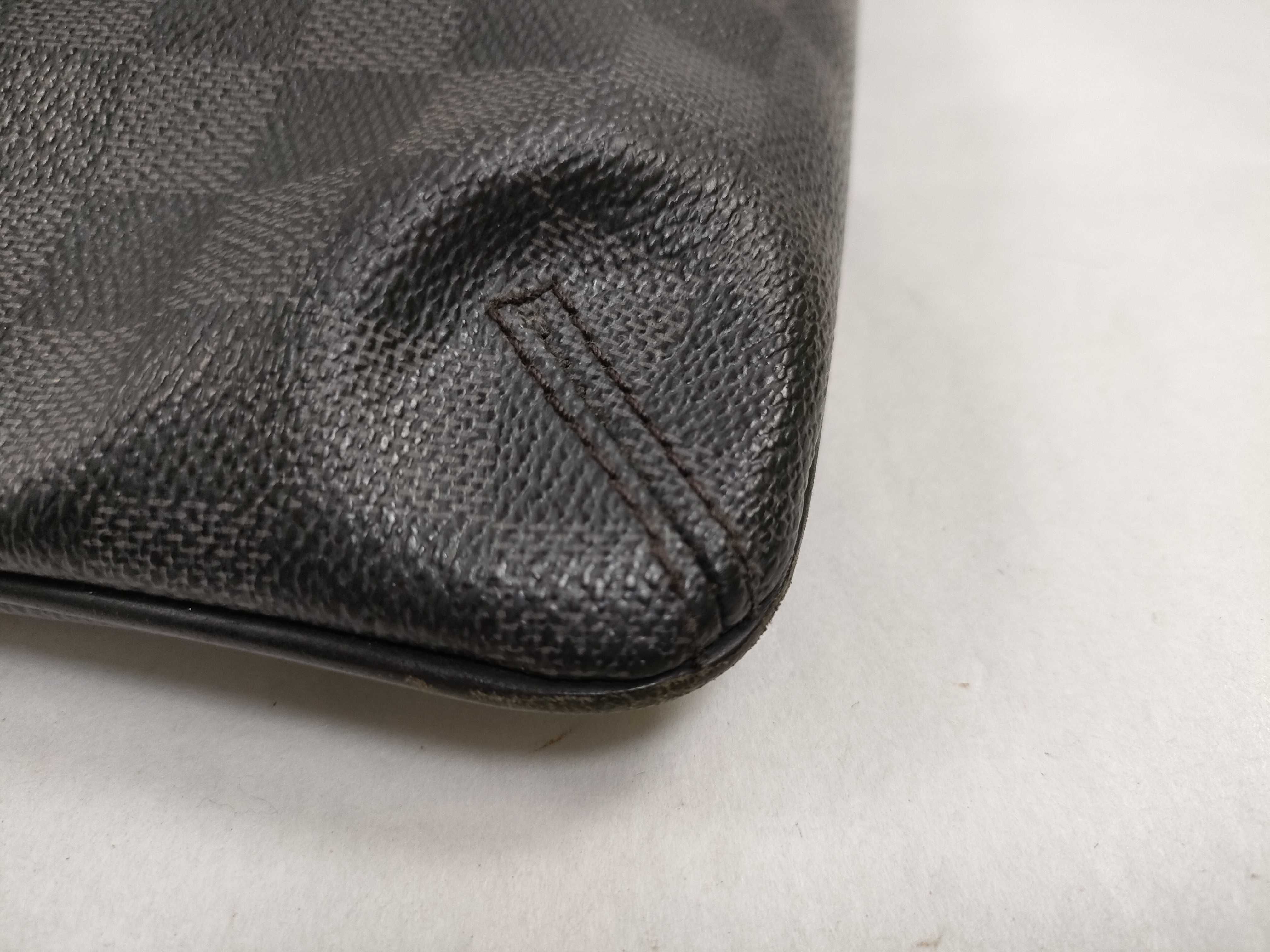 Damier Graphite Thomas N58028 RI1153 Gray x Black Shoulder Bag — view 8