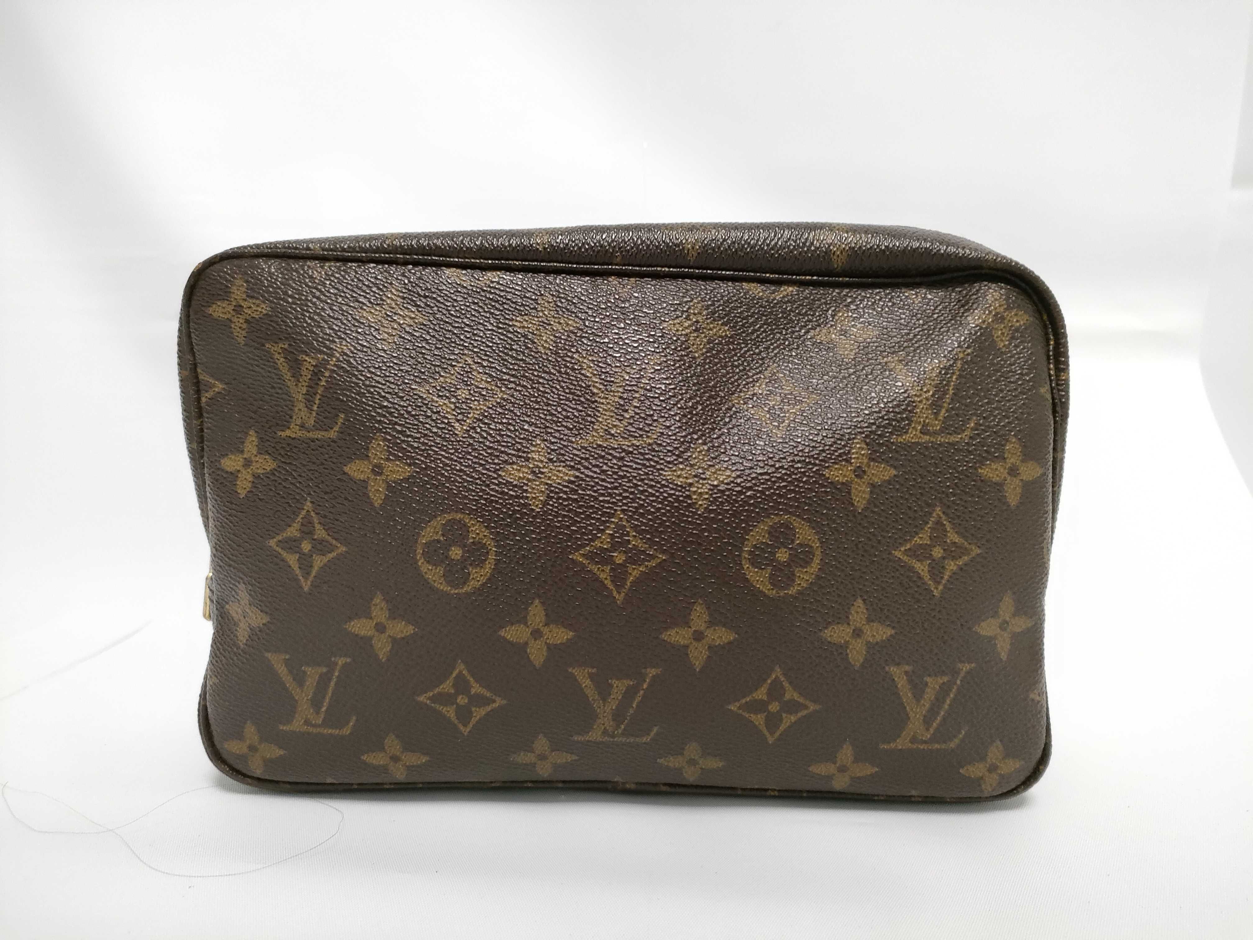 Monogram Louis Vuitton Monogram Trouse Toilette 23 Pouch