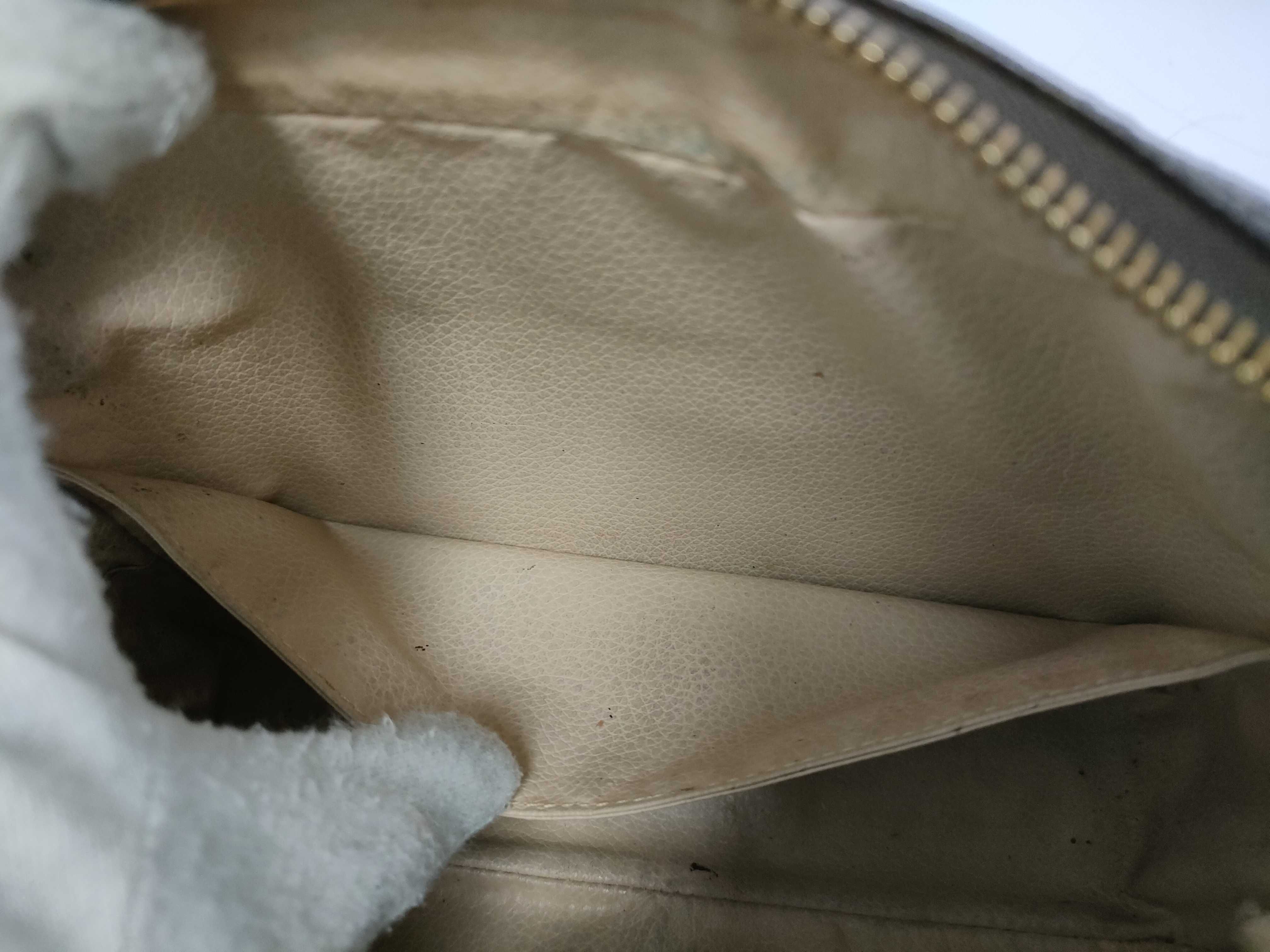 Monogram Louis Vuitton Monogram Trouse Toilette 23 Pouch — view 11