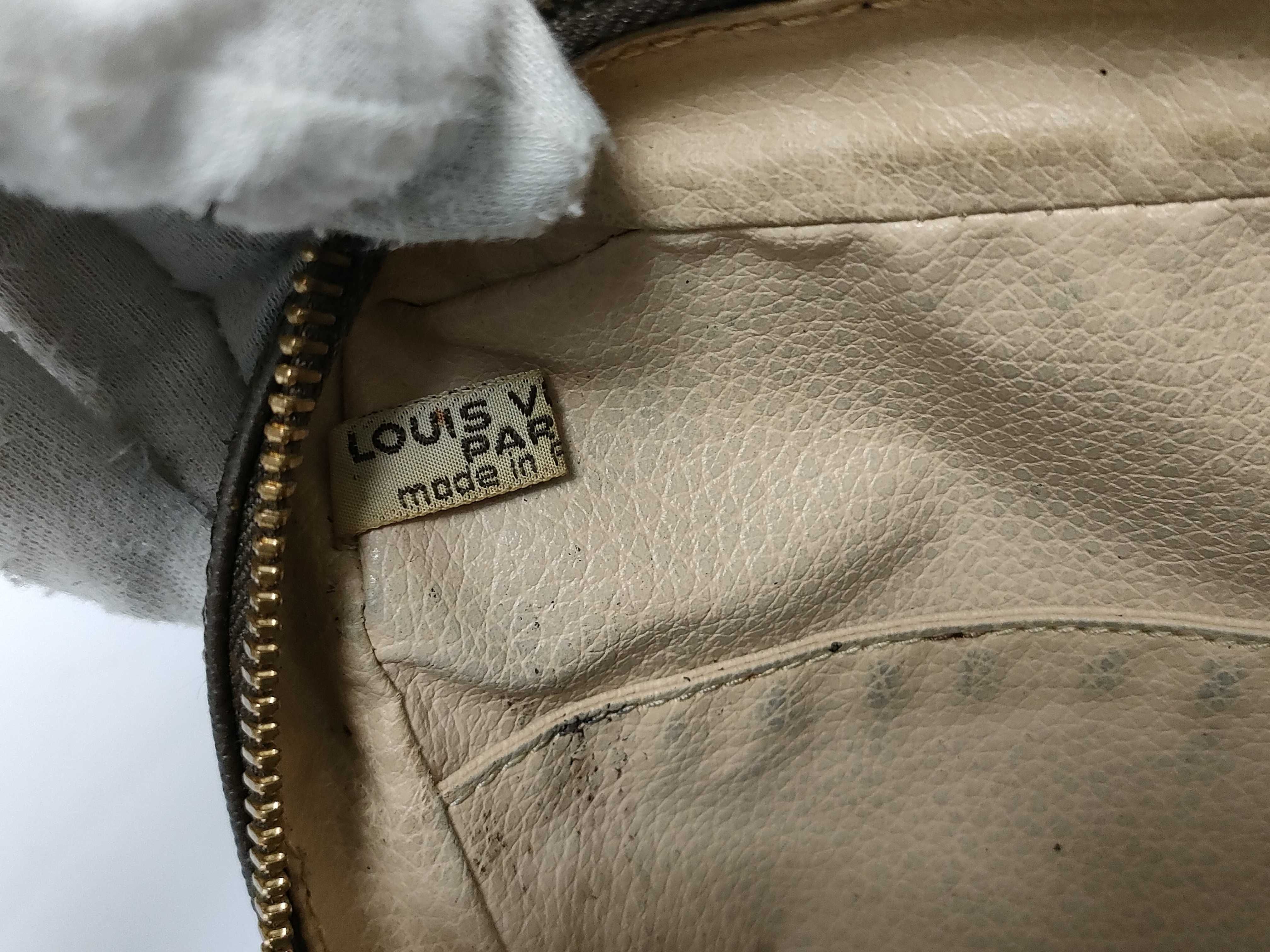 Monogram Louis Vuitton Monogram Trouse Toilette 23 Pouch — view 10