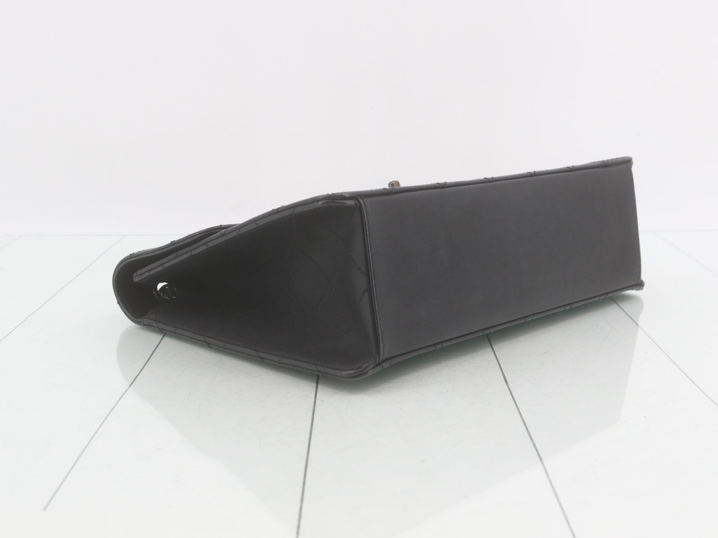 Single flap matelassé shoulder bag — view 5