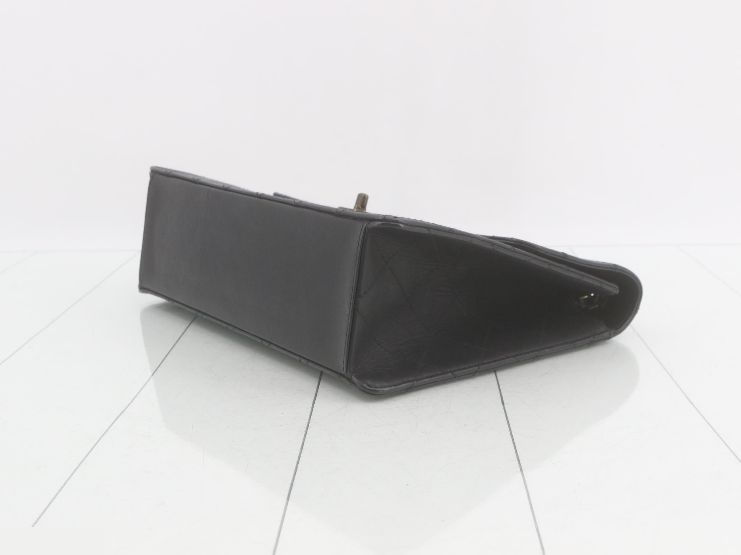 Single flap matelassé shoulder bag — view 6