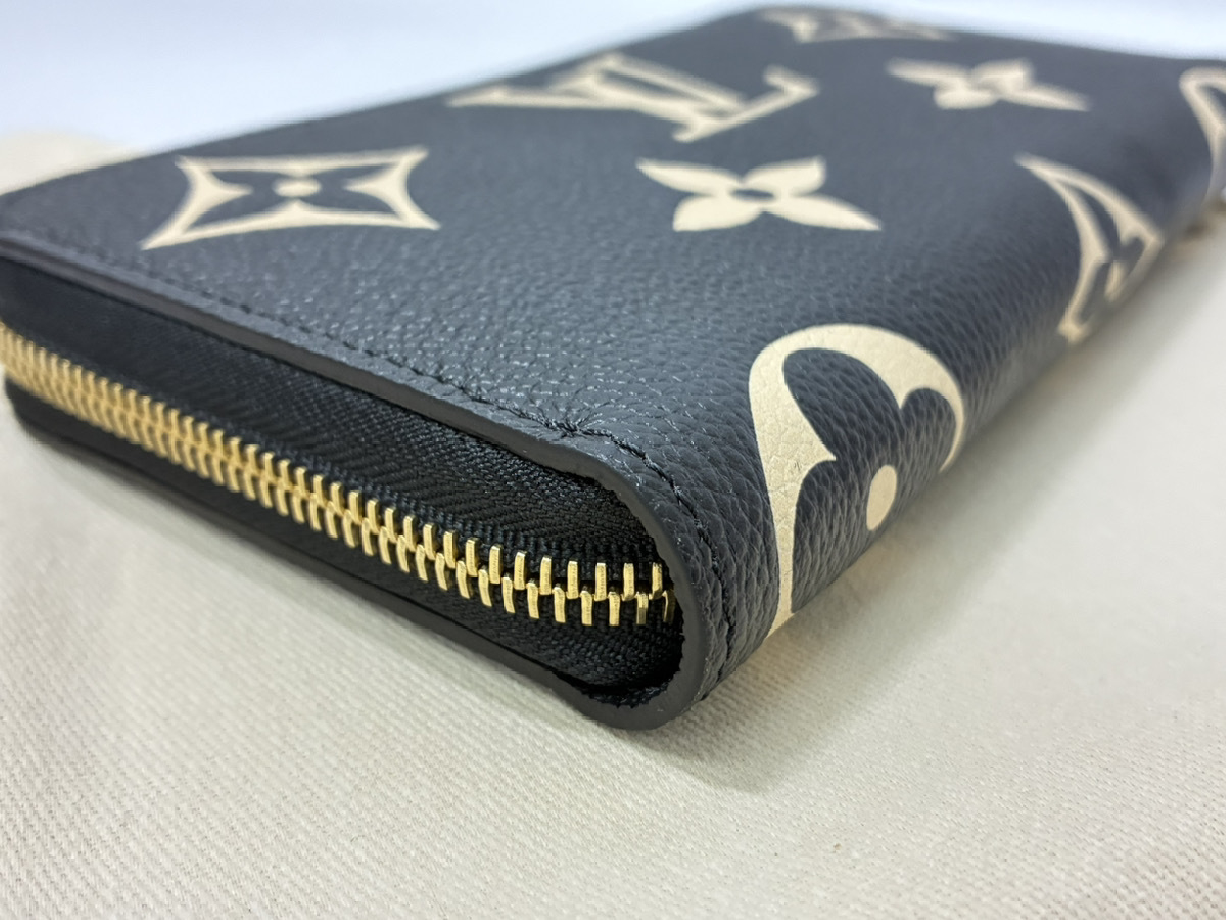Zippy Wallet M28794 Empreinte/Black Wallet — view 3