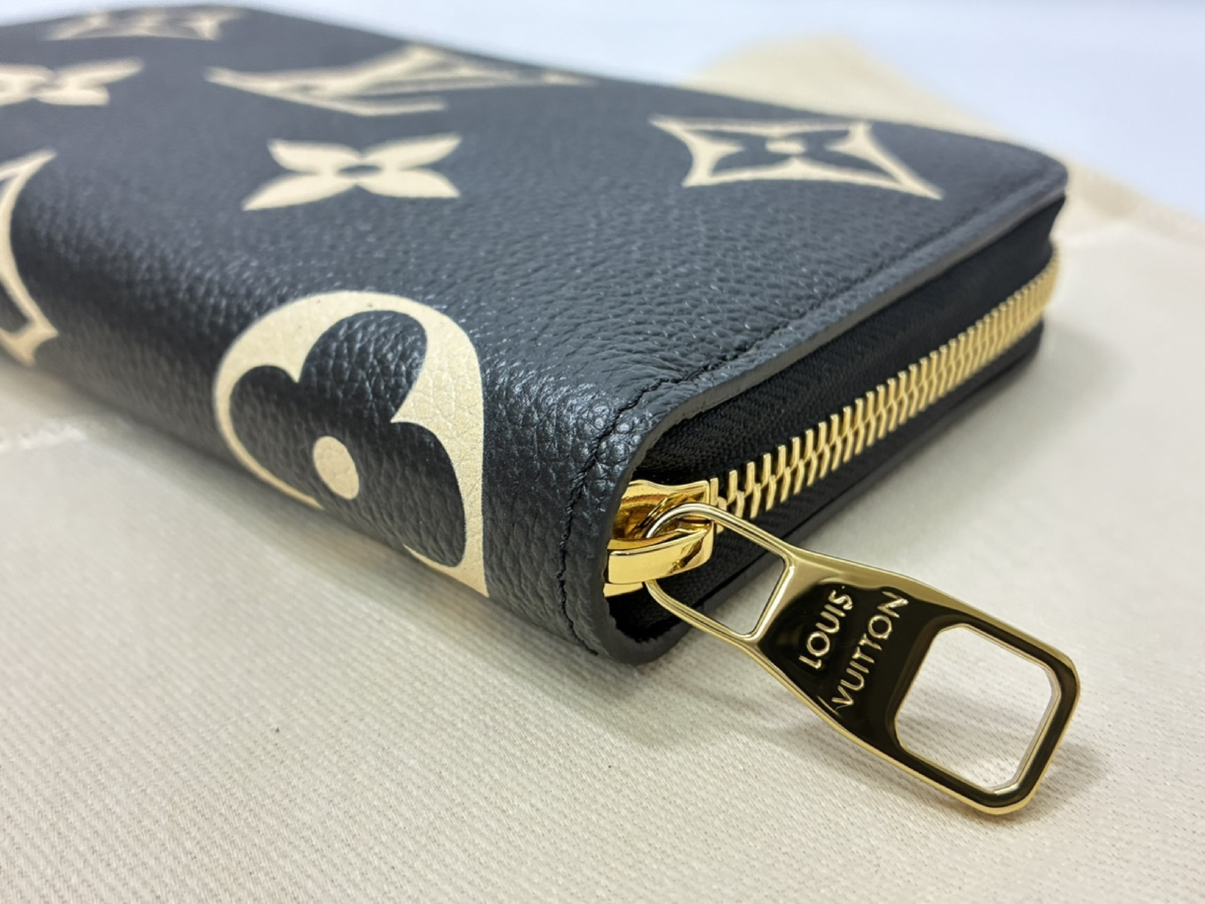 Zippy Wallet M28794 Empreinte/Black Wallet — view 4
