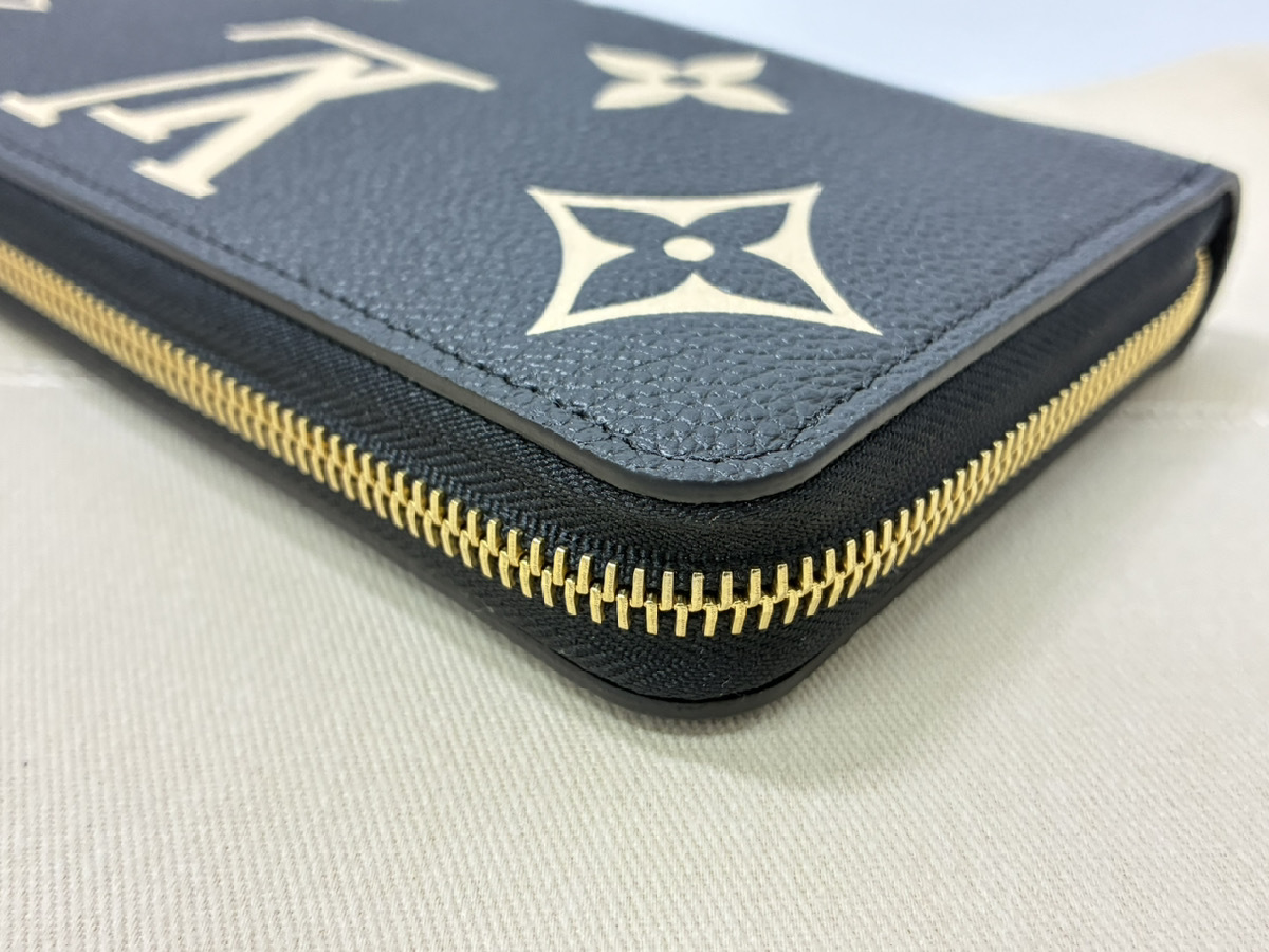 Zippy Wallet M28794 Empreinte/Black Wallet — view 6