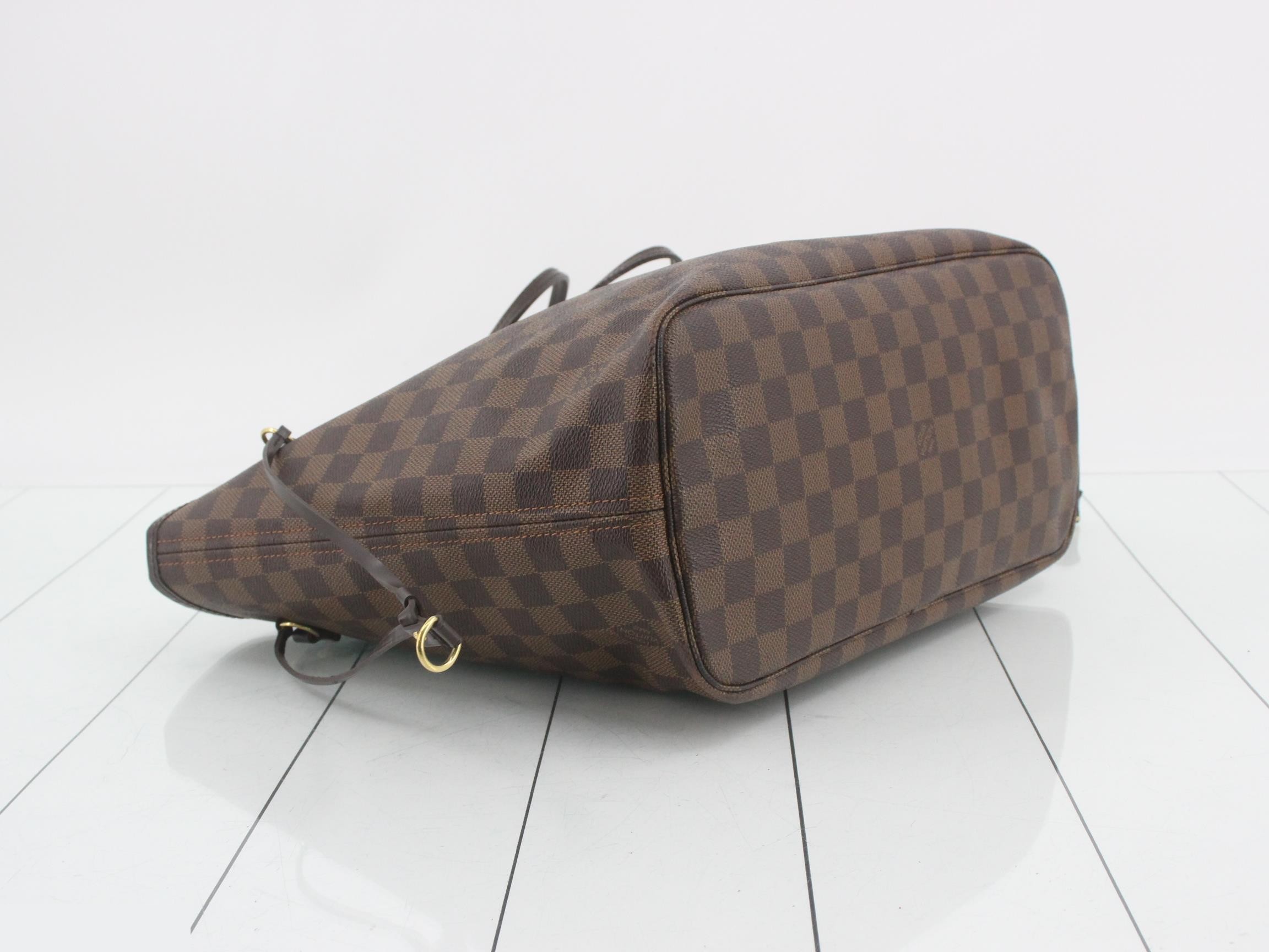 Damier Neverfull MM Tote Bag — view 5