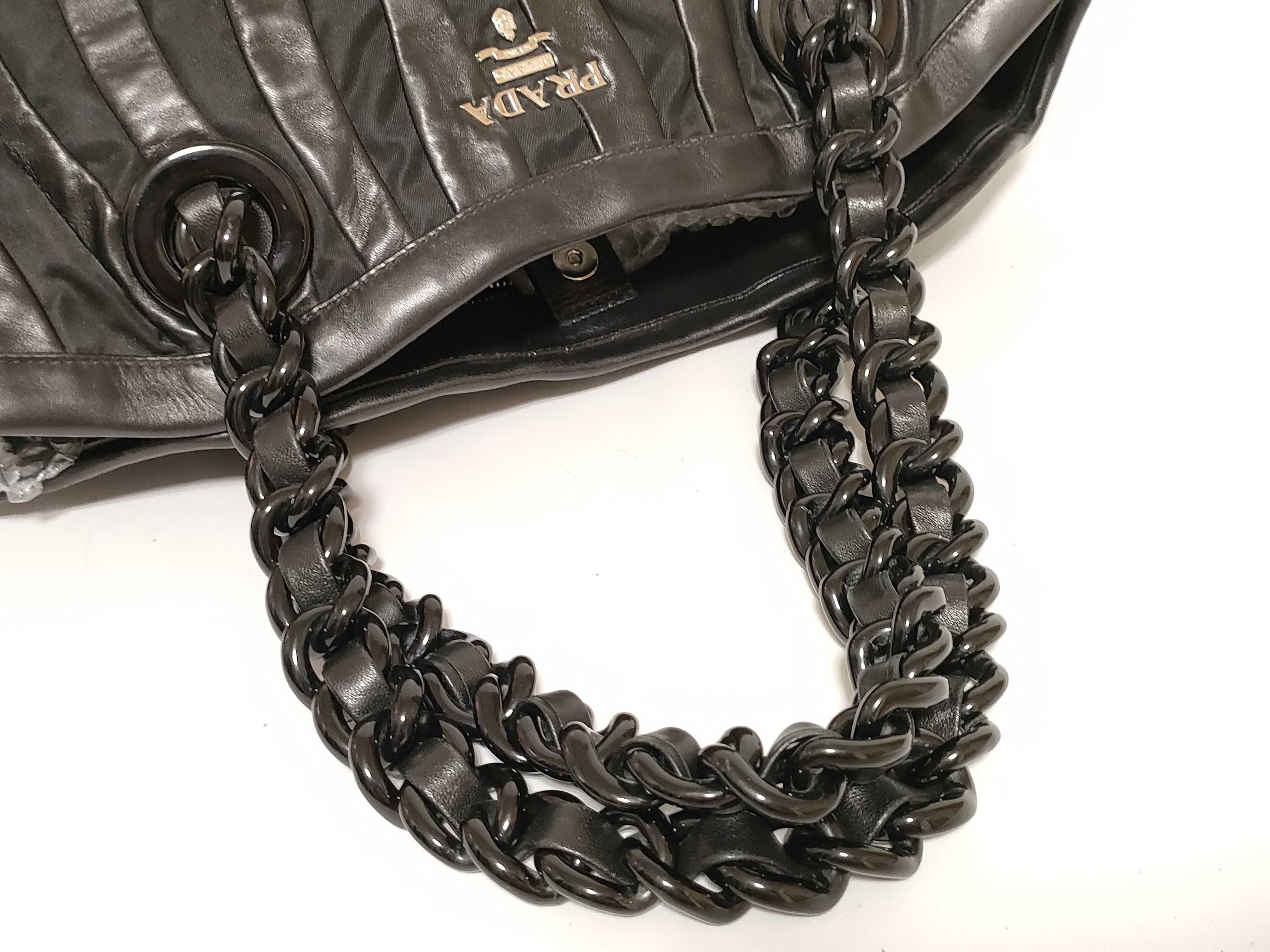 Nylon Prada Tessuto Nylon x Leather Chain Tote Bag Black Tote Bag — view 3
