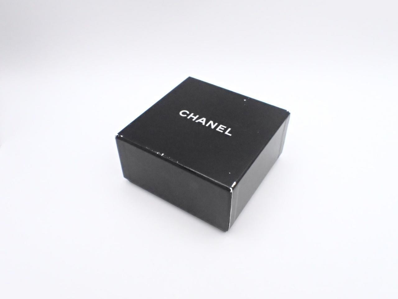 Camellia Corsage/Brooch, Plastic, with Box — view 4