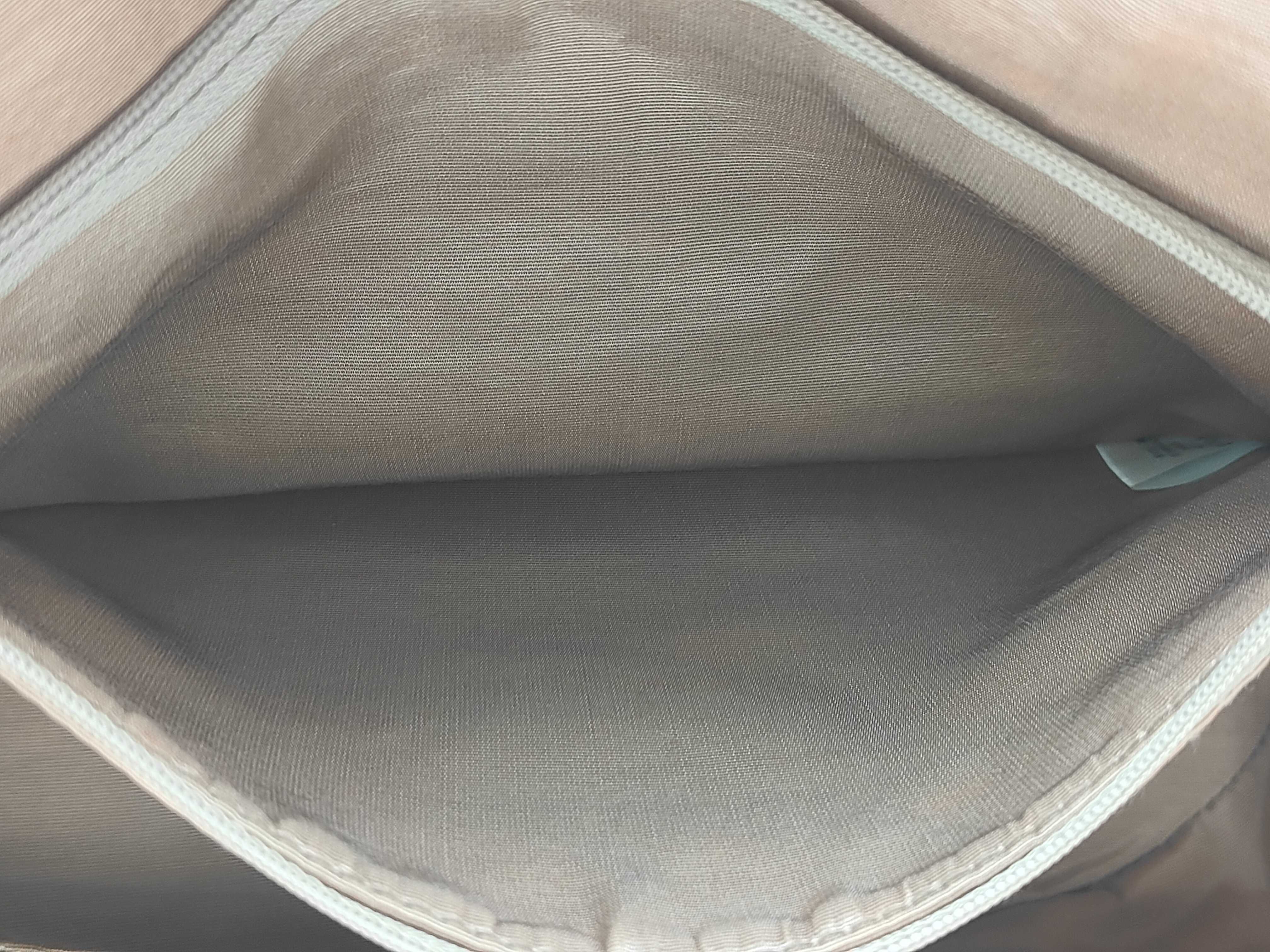 Blue Label Chain Tote Bag — view 10