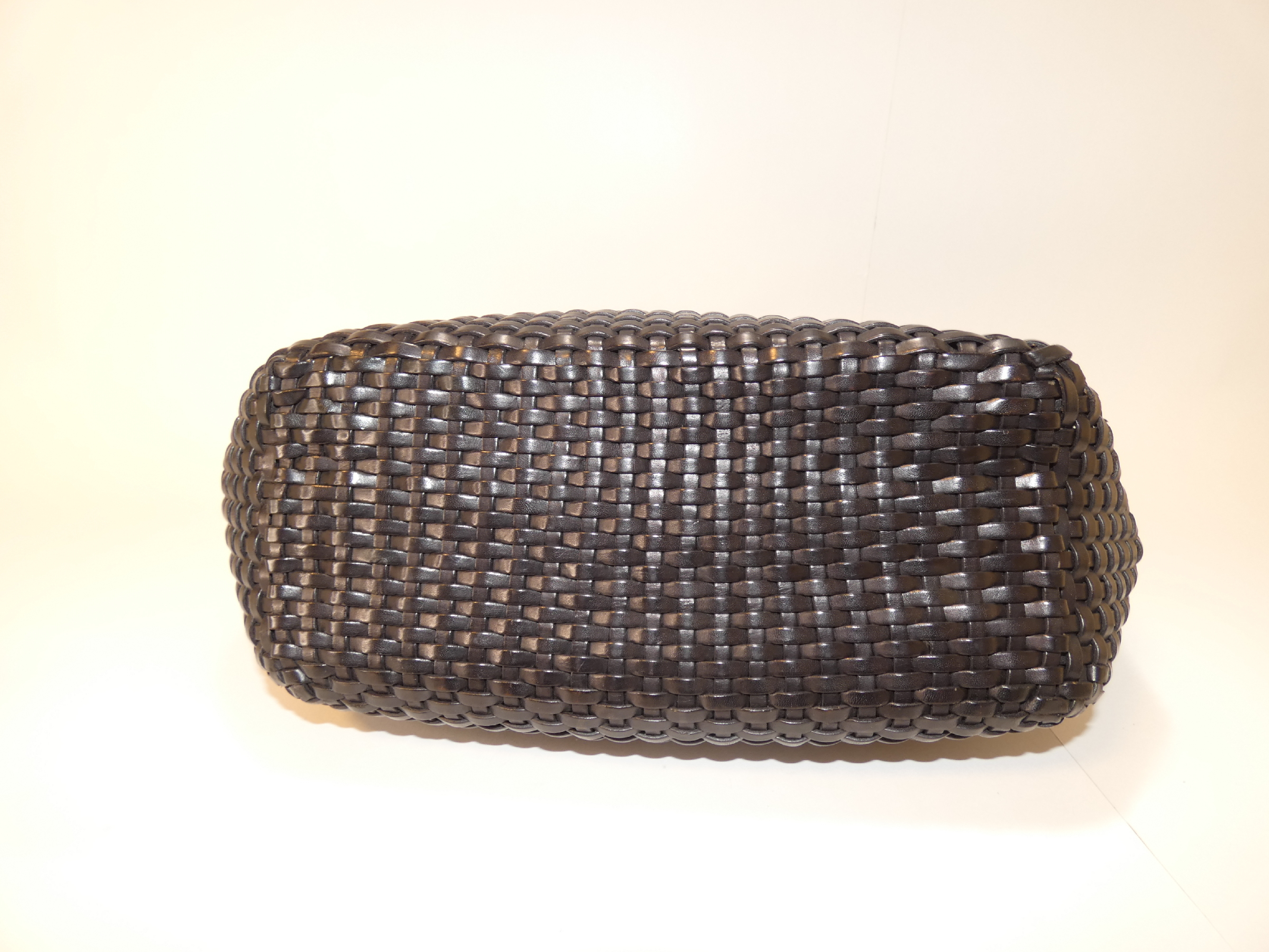 Intrecciato Woven Bamboo Leather Dark Brown One-Shoulder Handbag — view 5