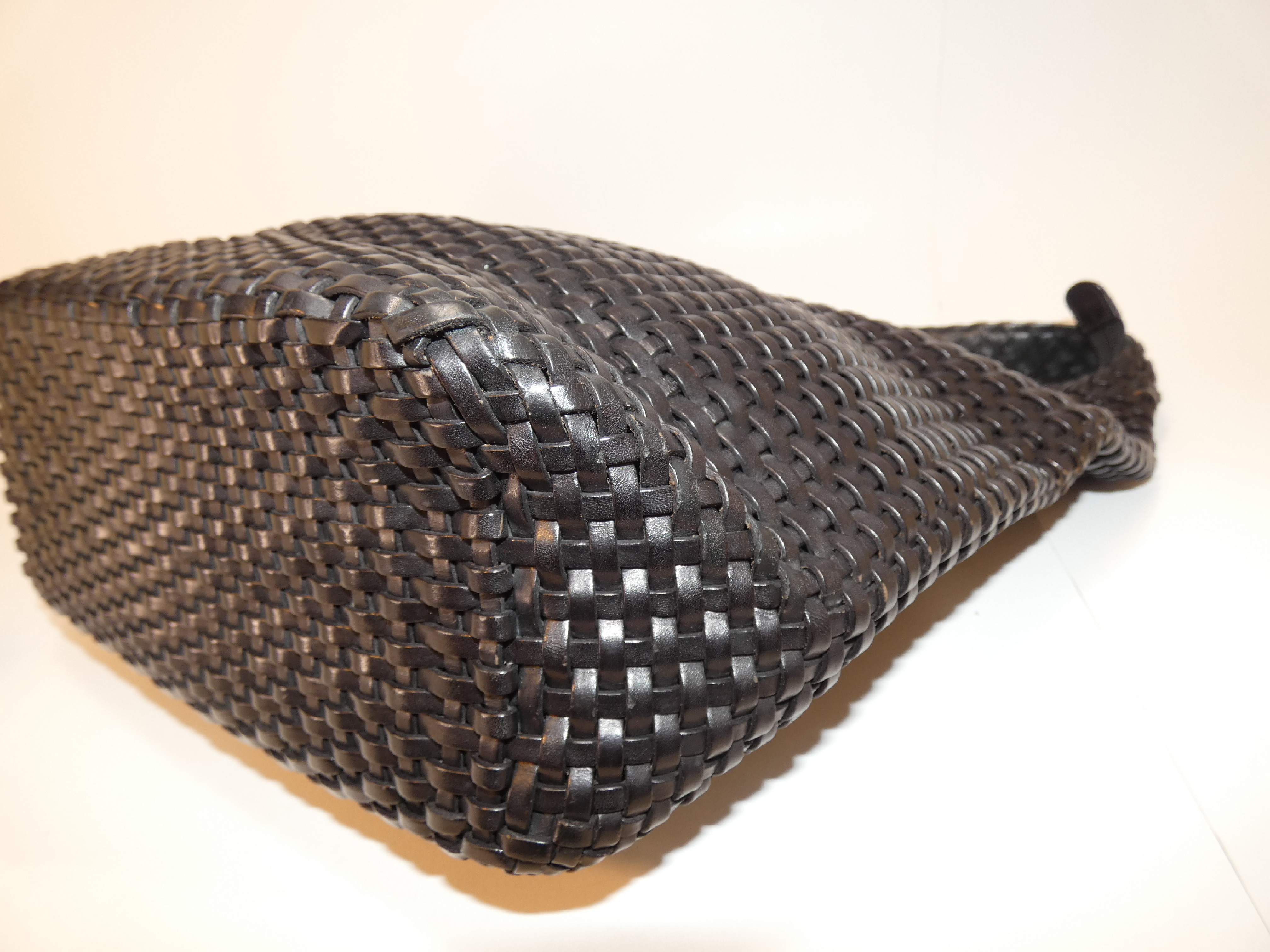 Intrecciato Woven Bamboo Leather Dark Brown One-Shoulder Handbag — view 7