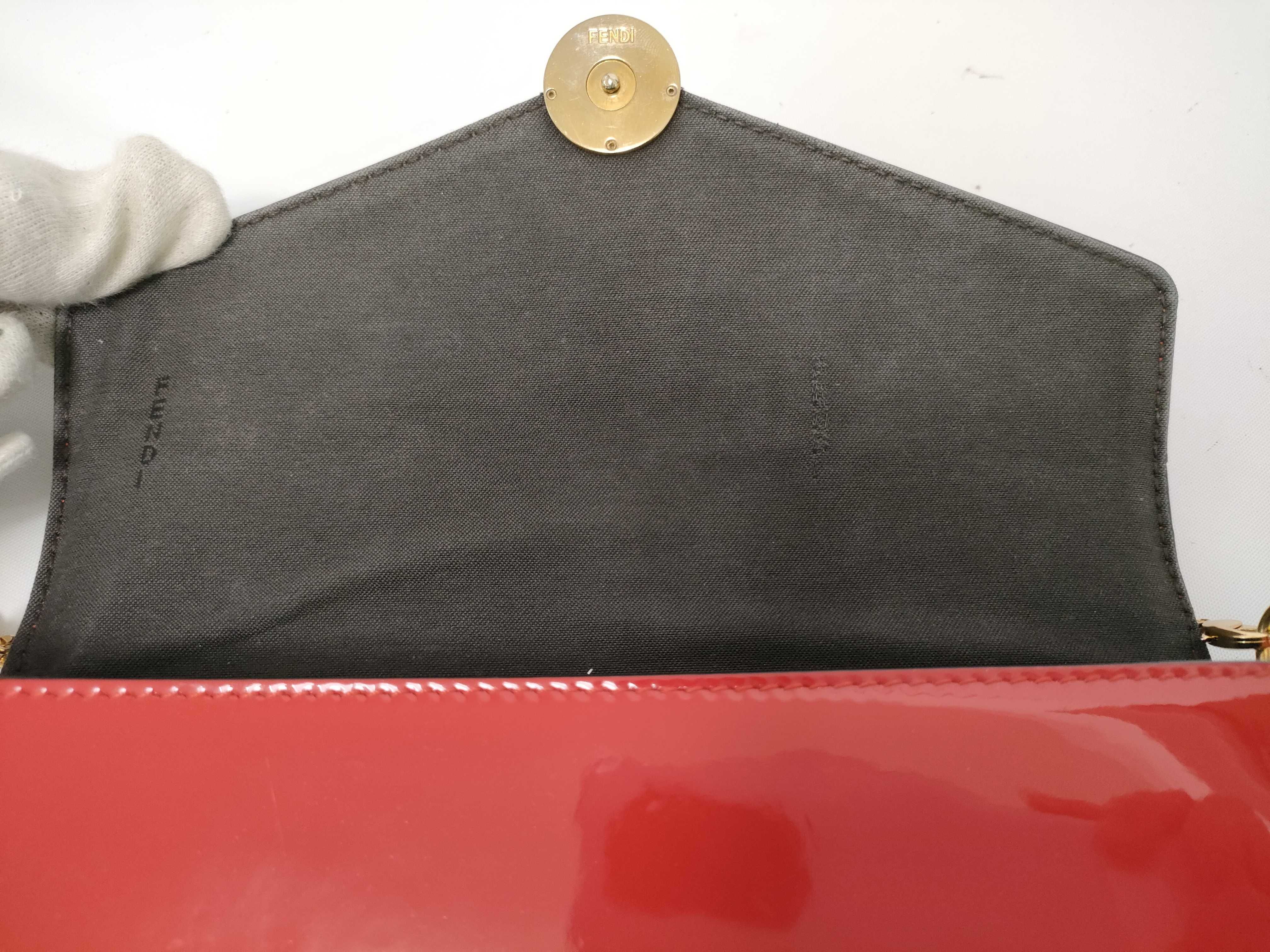F is Patent Leather Chain Wallet Red 8BS032 Shoulder Bag — view 7