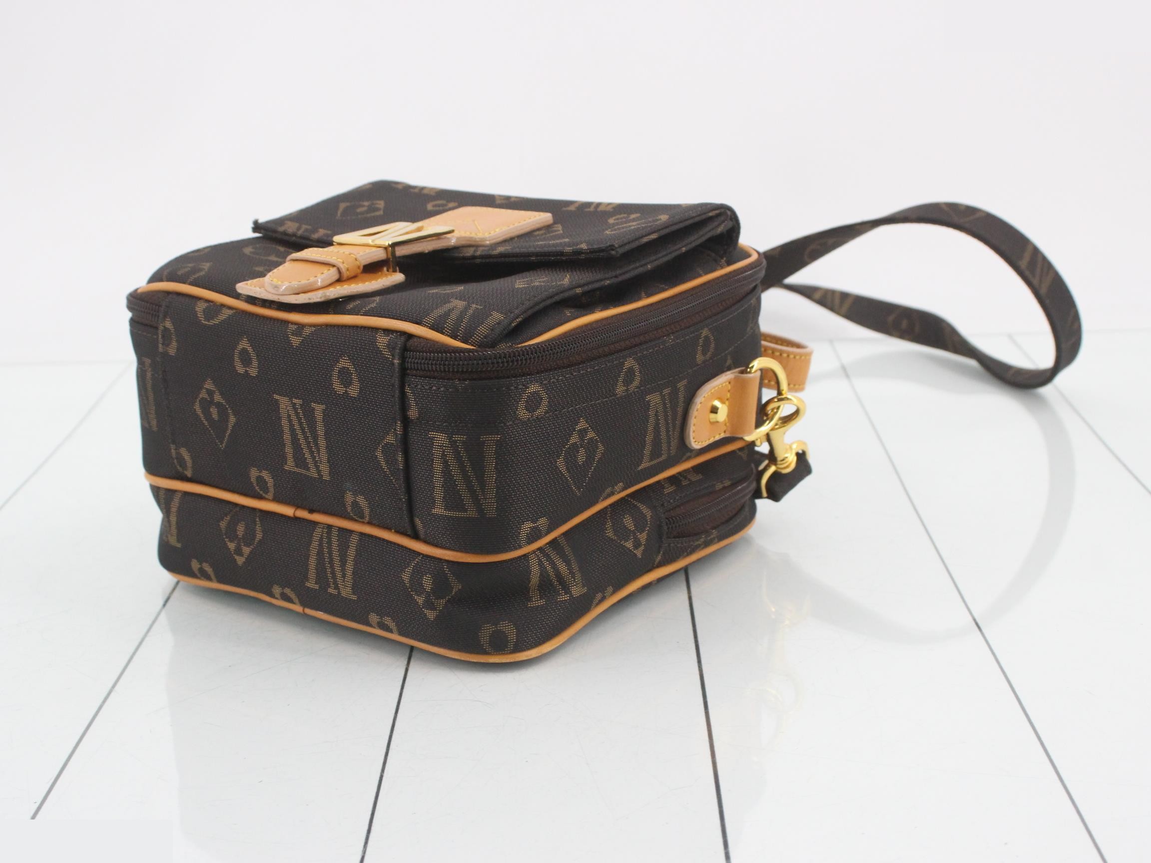 Diana logo all-over print brown — view 6