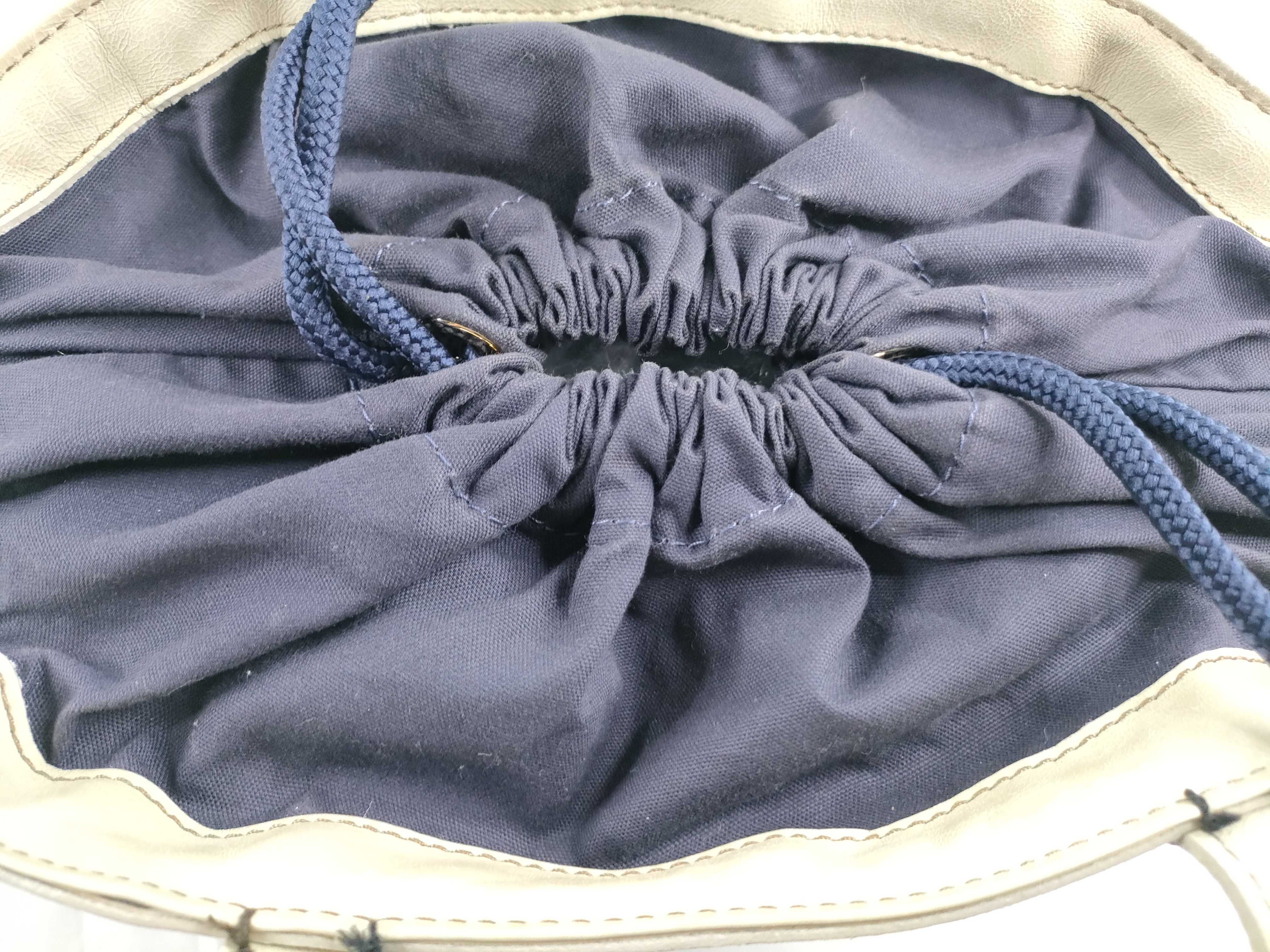 Blue Label Burberry Blue Label Handbag Raffia Handbag — view 10