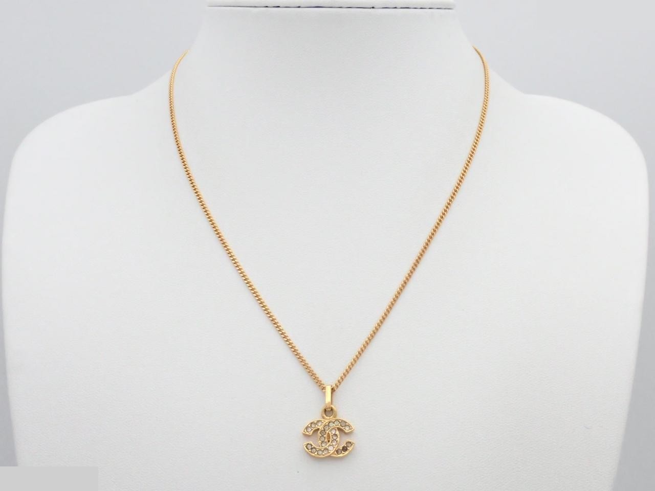 Necklace with Coco Mark design, gold, chain approximately 40cm long. — view 3