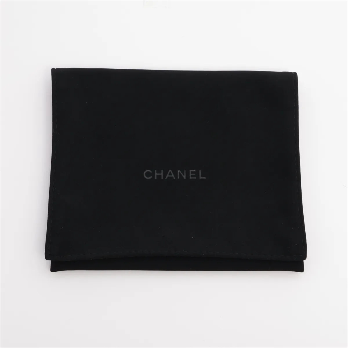 Matelasse Lambskin Fragment Case Black Gold Hardware NTT3HNA4 — view 6