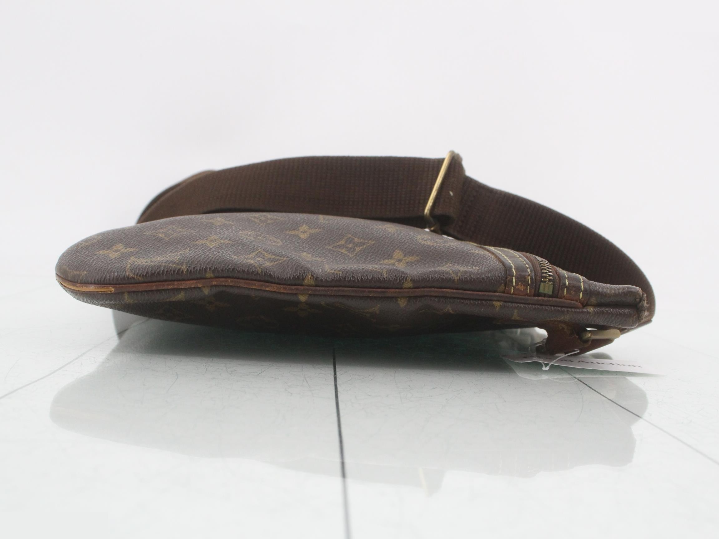 Monogram M40044 Pochette Bosphore — view 3