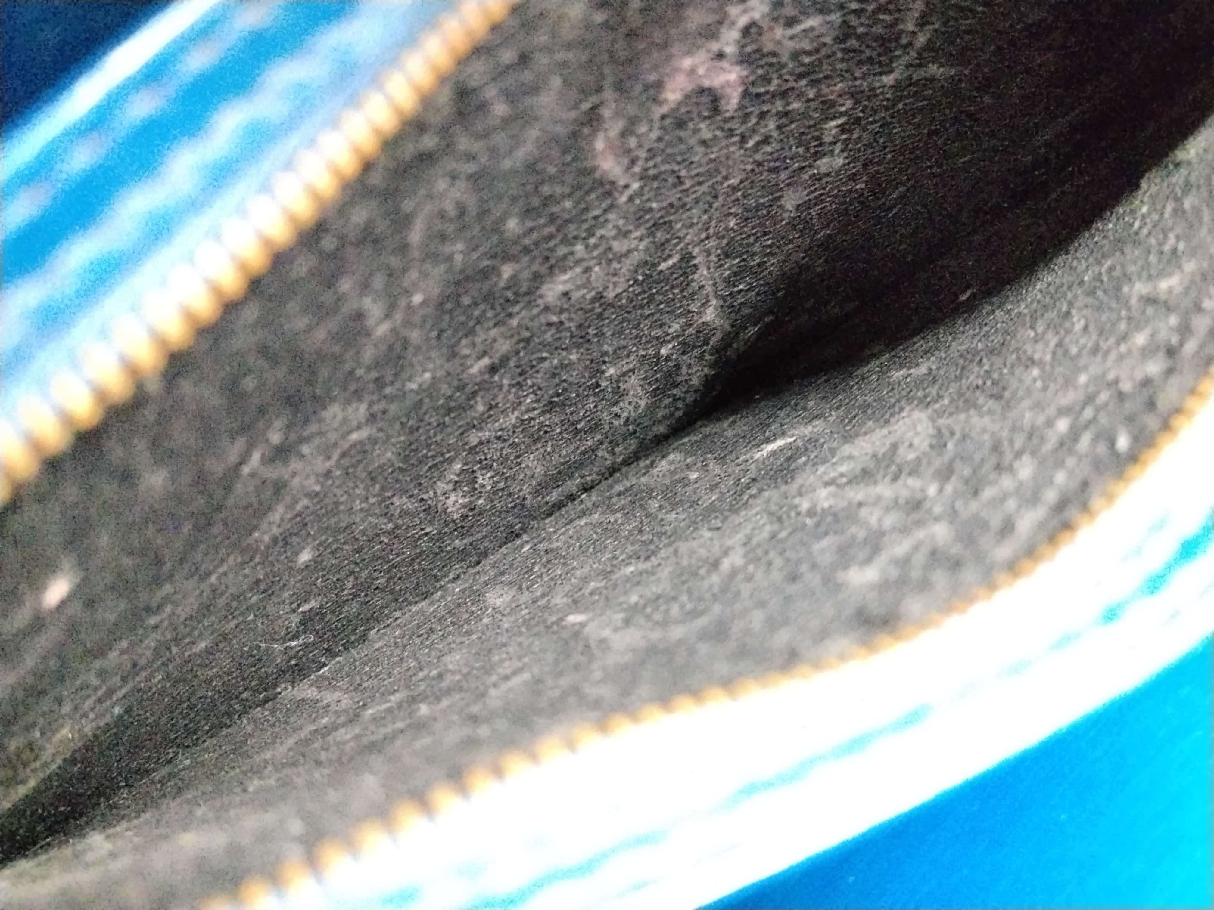 Epi Capucines Shoulder Bag — view 13